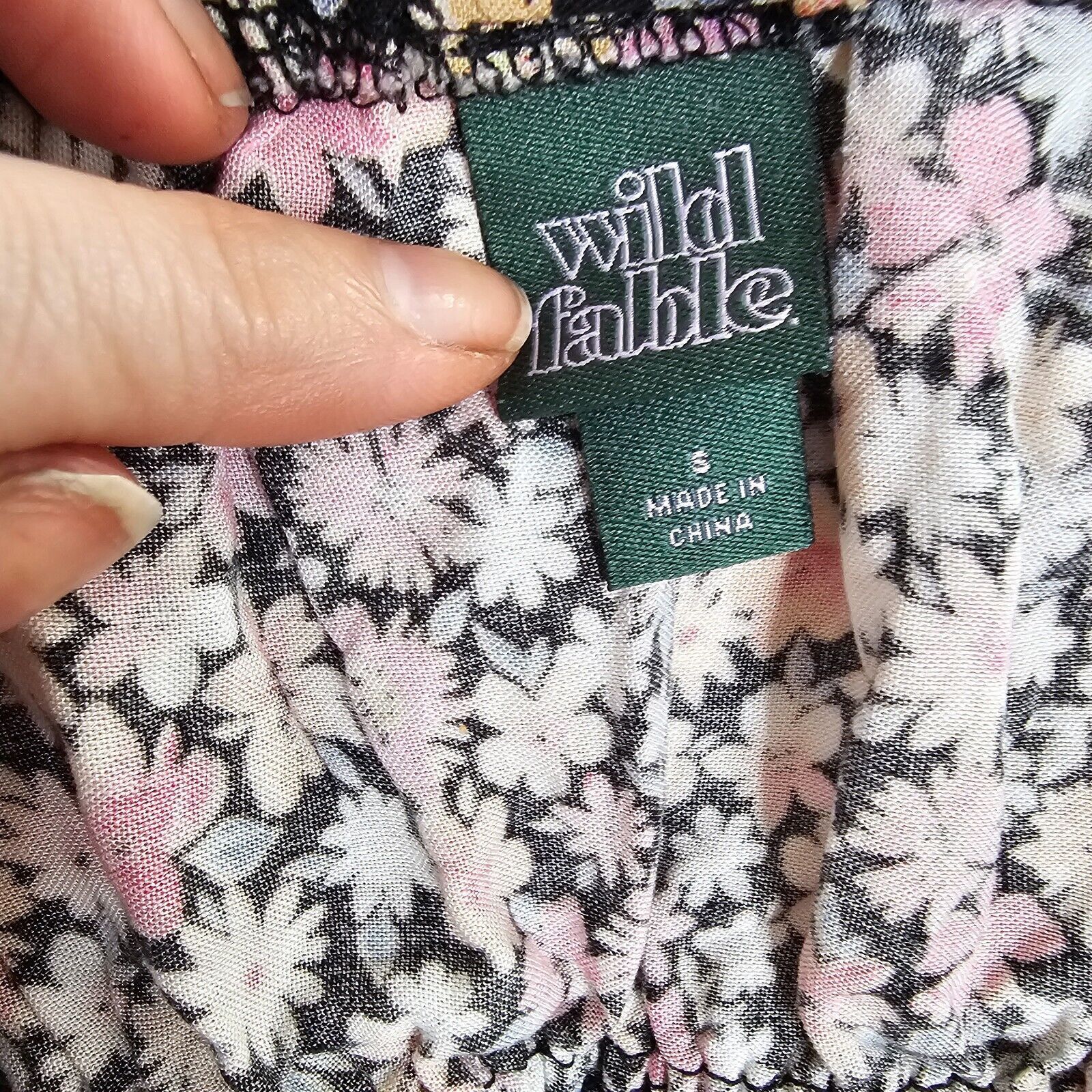 Other Wild Fable Black Floral Keyhole Front Ruche Ruffle Crop Top Size S / US 4 / IT 40 - 6 Thumbnail