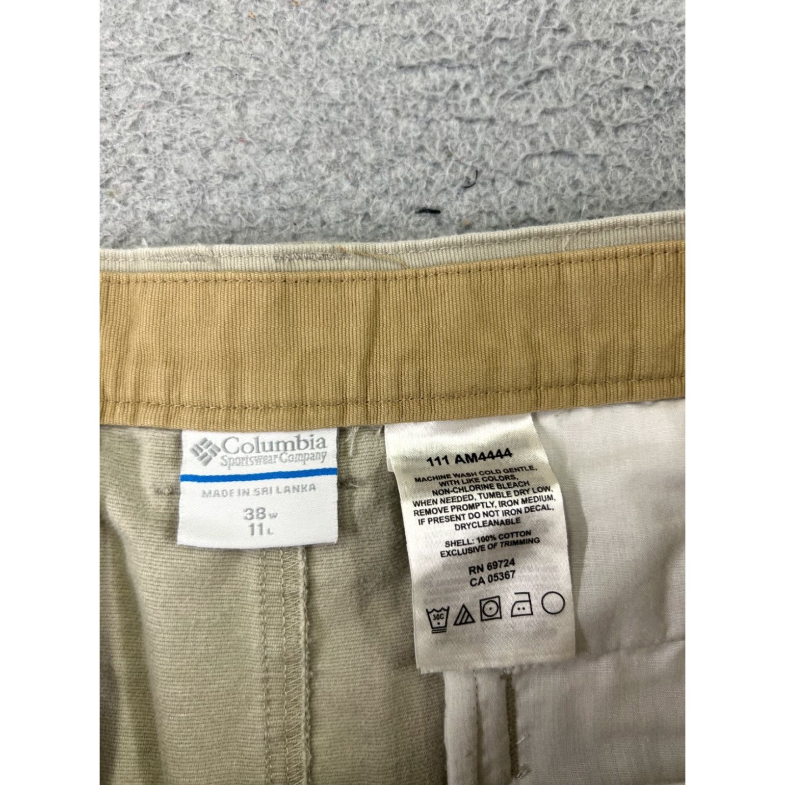 Vintage Columbia Men Cargo Shorts 38 Beige Cotton Twill Hiking Camping Fishing 38x11 Casual Size US 38 / EU 54 - 7 Thumbnail