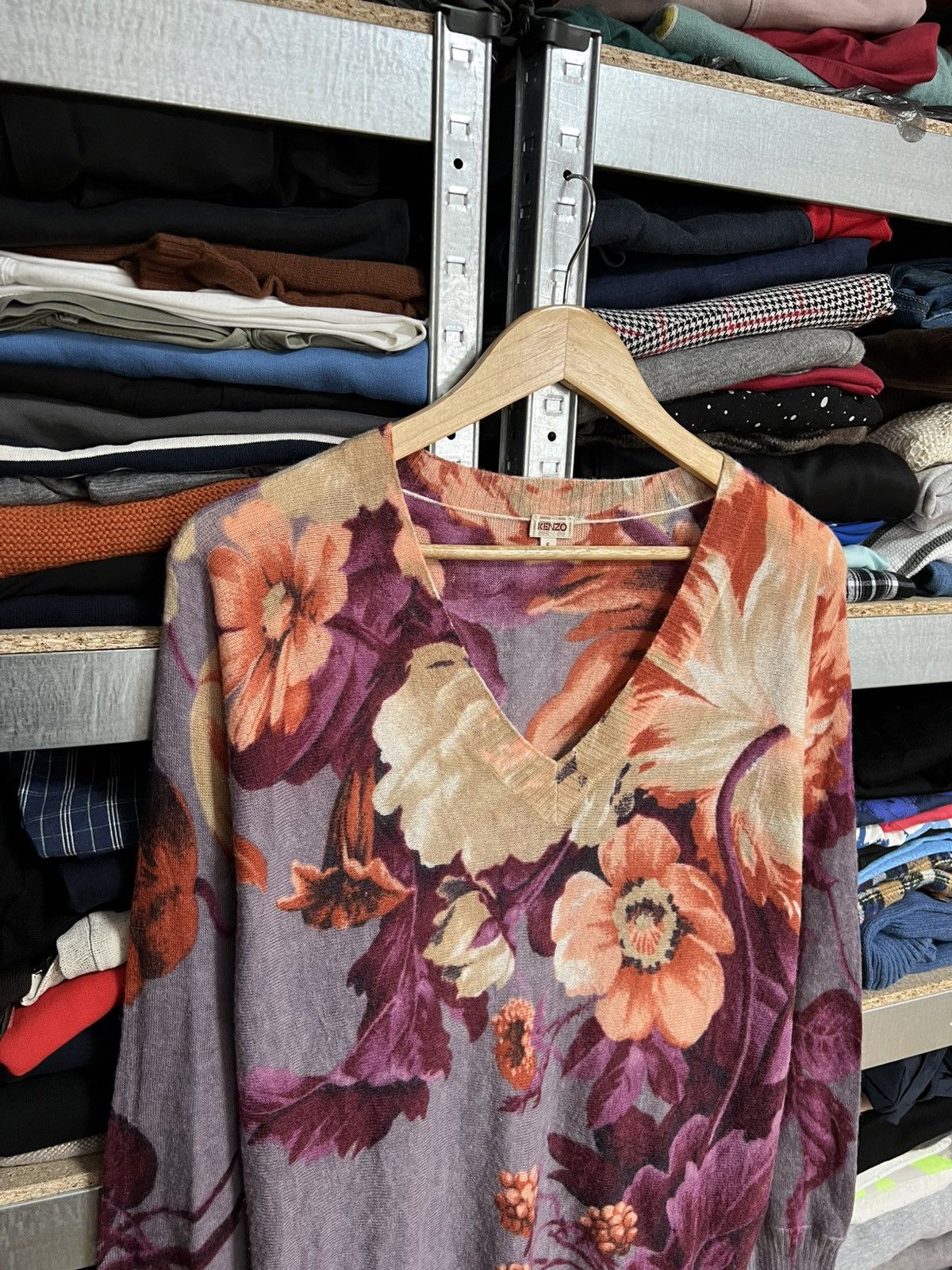 Kenzo Vintage Kenzo Knit V Neck Floral Sweater Long Sleeve Tunic Size S / US 4 / IT 40 - 2 Thumbnail