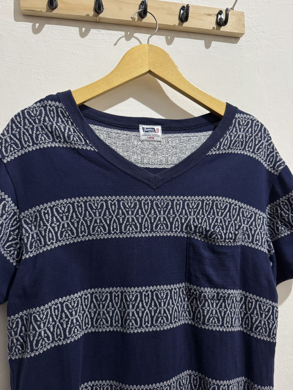 Pherrow's PHERROW’S VNECK POCKET PAISLEY TSHIRT Size US L / EU 52-54 / 3 - 2 Thumbnail