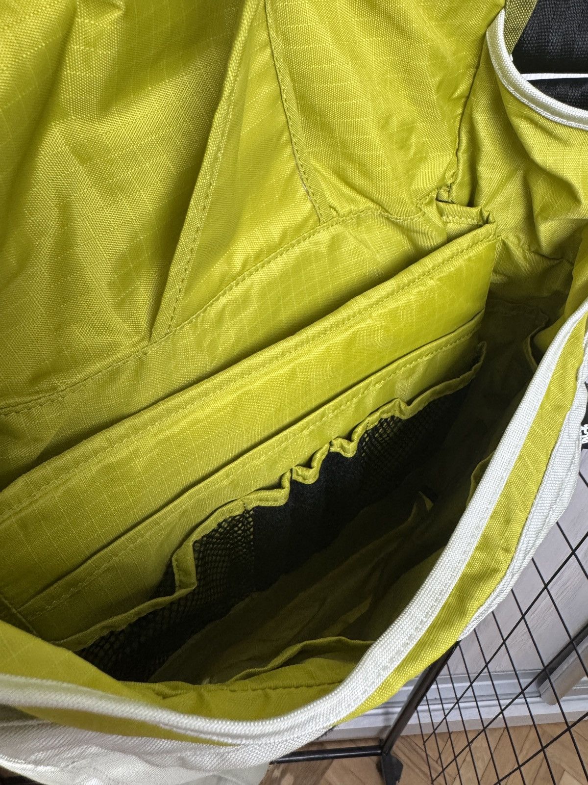 Crumpler Crumpler The Slippy fish laptop shoulder bag Size ONE SIZE - 13 Thumbnail