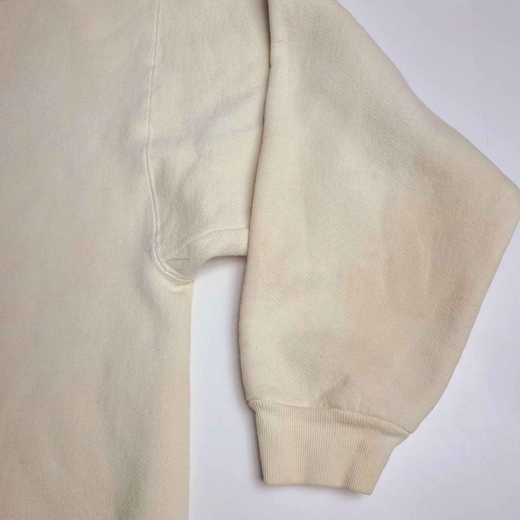 Vintage VINTAGE Bairds Tavern Sweatshirt Scotland 1990 Knight Ales Men’s Large Distressed Crew Neck Long Sleeve Pullover Sweatshirt Men Ivory L Size US L / EU 52-54 / 3 - 7 Thumbnail