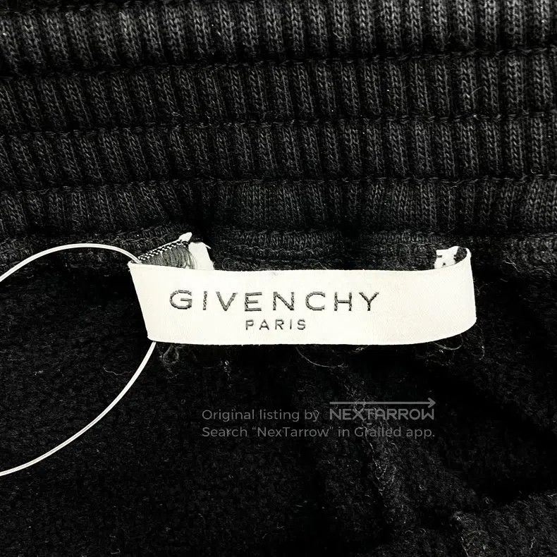 Givenchy Givenchy size L Black and White Patchwork Logo Letter Embr Size US 27 - 6 Thumbnail
