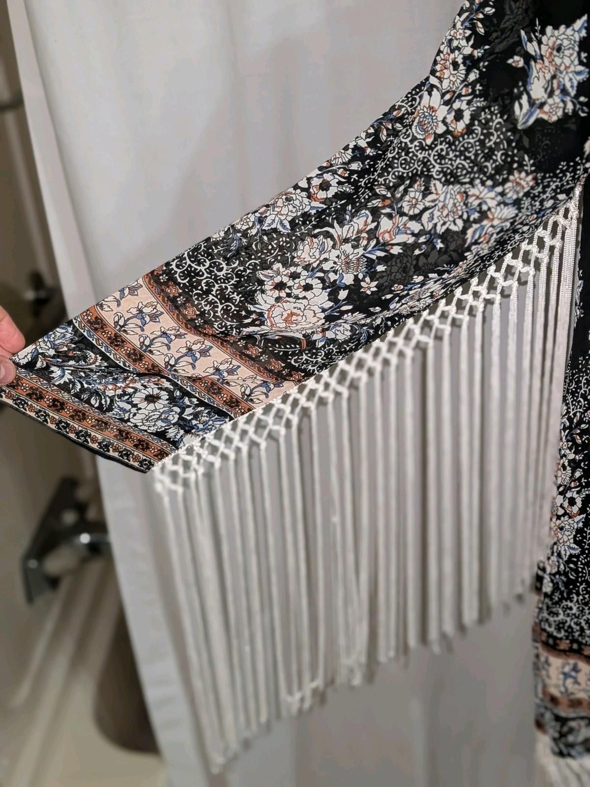 Abercrombie & Fitch Abercrombie & Fitch Floral Boho Cover Up Macrame Fringe XS Size XS / US 0-2 / IT 36-38 - 2 Thumbnail
