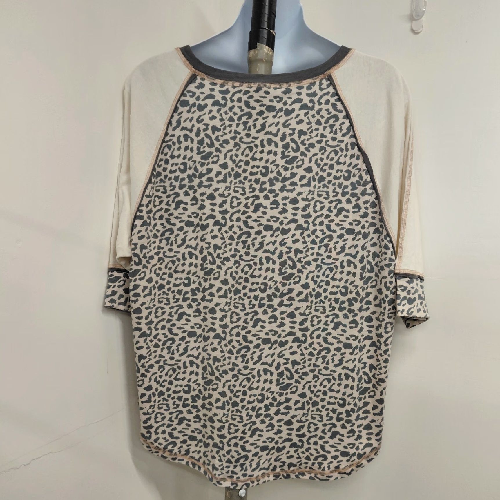 Vintage Jodifl Shirt Womens 1X Beige Leopard Print Blouse 3/4 Sleeve Top Mom Casual Autumn Western Womens Size XL / US 12-14 / IT 48-50 - 5 Thumbnail