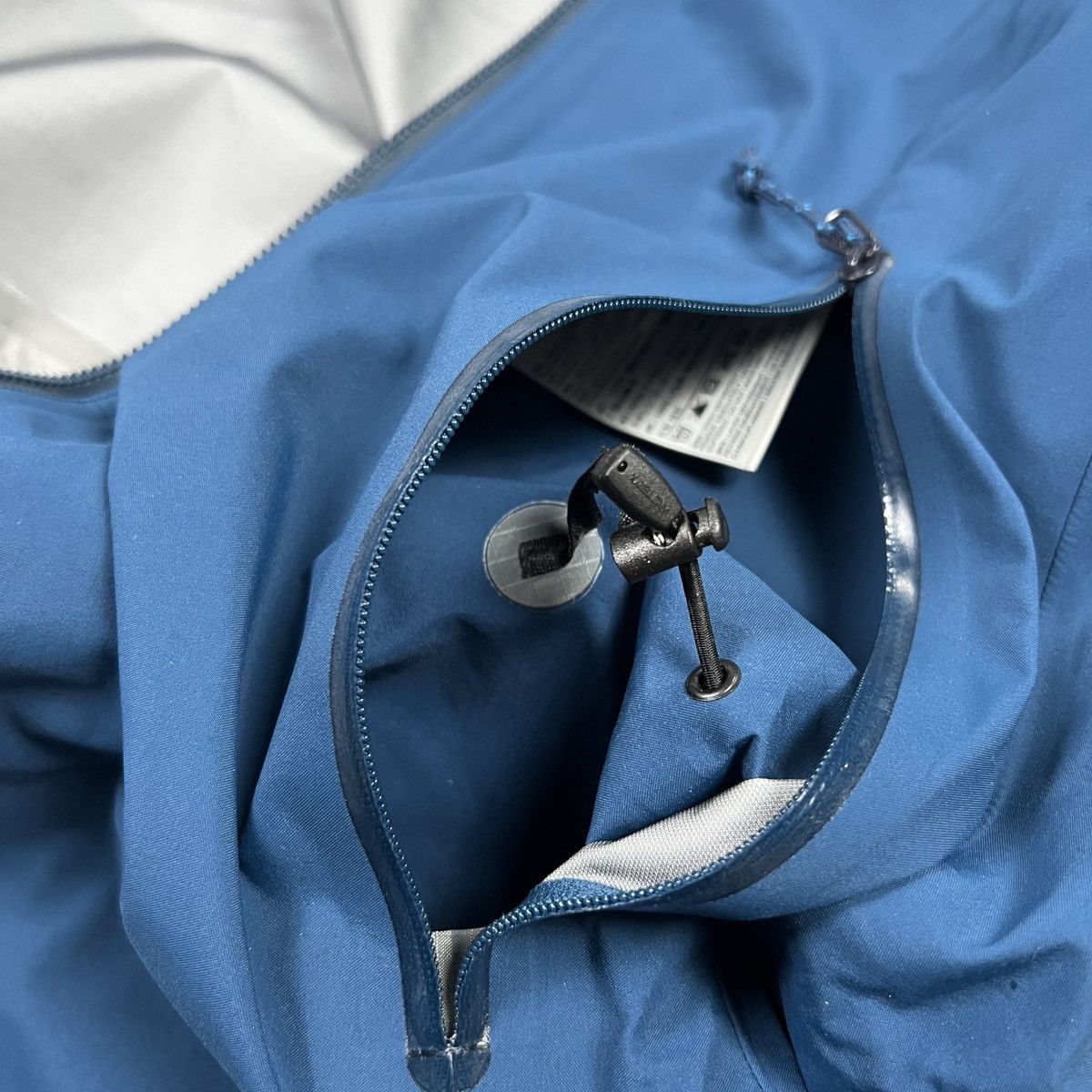 Arc'teryx Women’s Arcteryx Zeta AR Gore Tex Jacket Size M Size M / US 6-8 / IT 42-44 - 11 Thumbnail