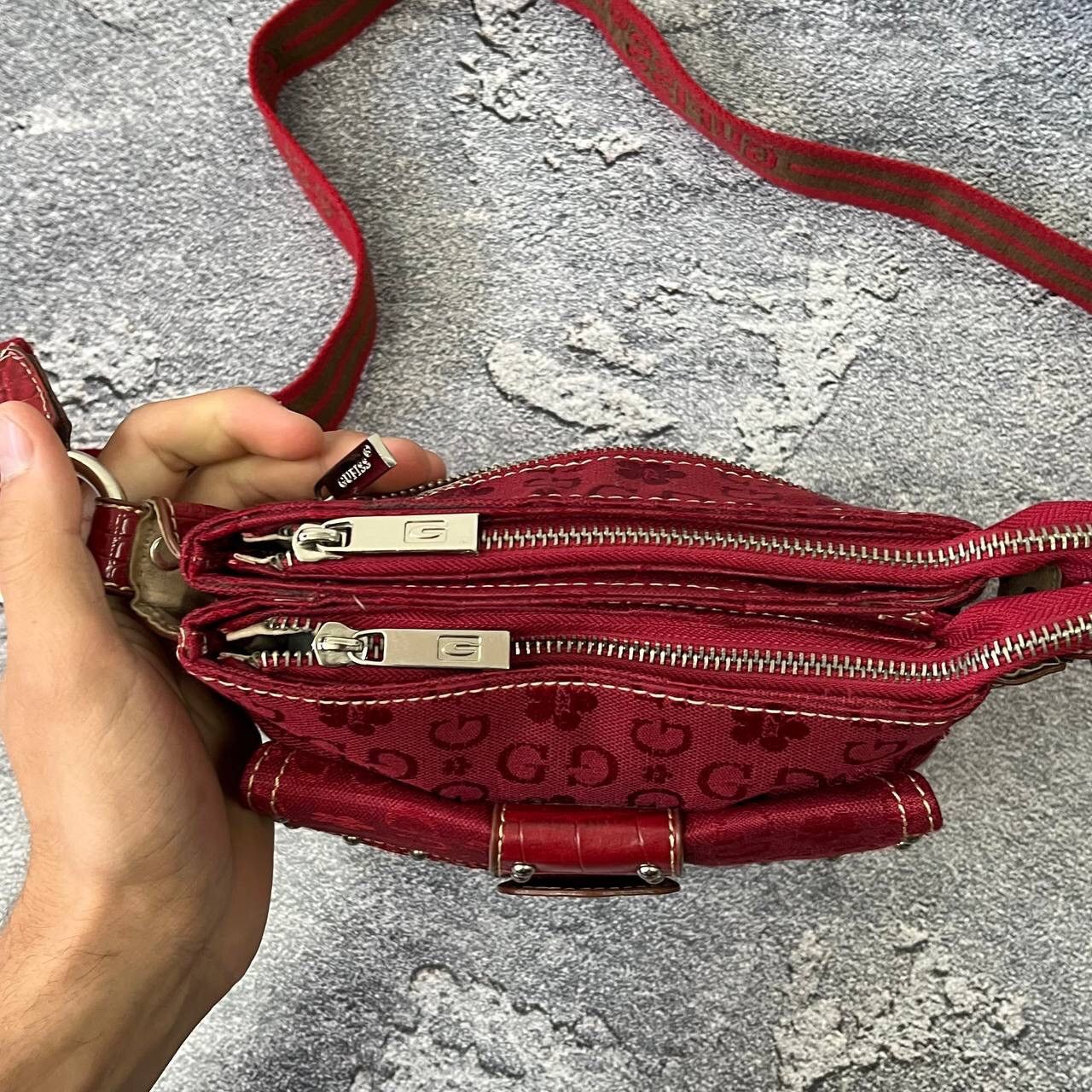 Vintage Vintage Y2K Guess Style Monogram Red Bag Size ONE SIZE - 10 Thumbnail