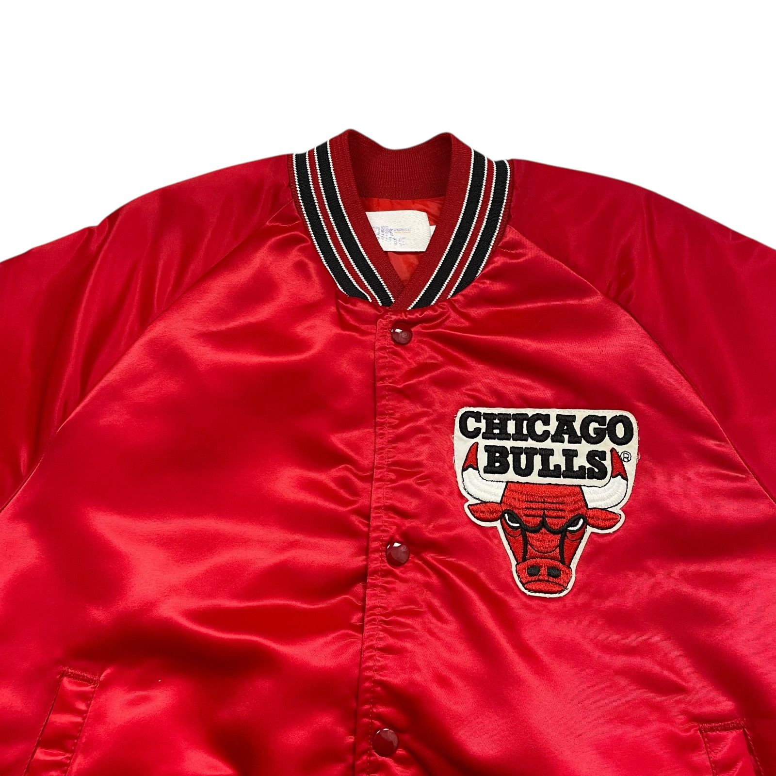 NBA VTG 90s CHICAGO BULLS CHALK LINE SATIN BOMBER JACKET SIZE M Size US M / EU 48-50 / 2 - 4 Thumbnail