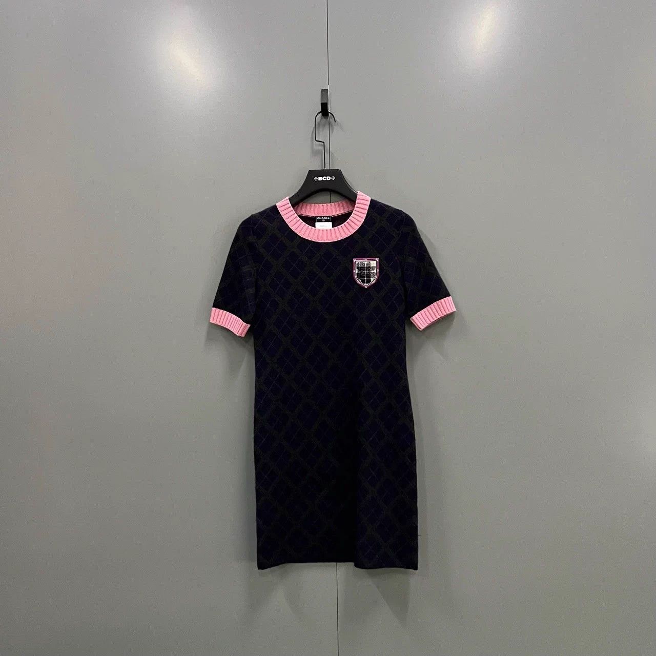 Chanel CHANEL Wool Color Blocked Crew Neck Knit Dress Size XS / US 0-2 / IT 36-38 - 1 Thumbnail