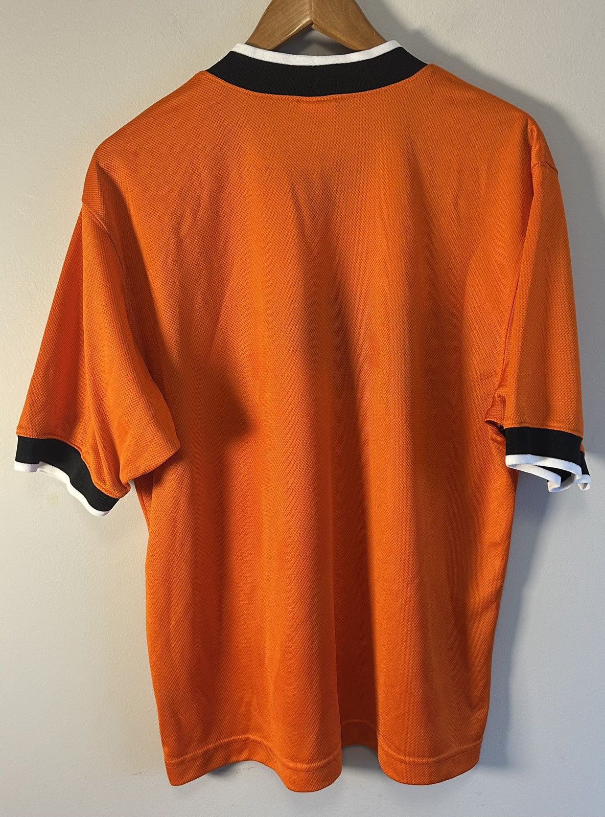 Nike Vintage Nike Shirt Orange Black Swoosh Athletic USA 90s Size US M / EU 48-50 / 2 - 6 Thumbnail