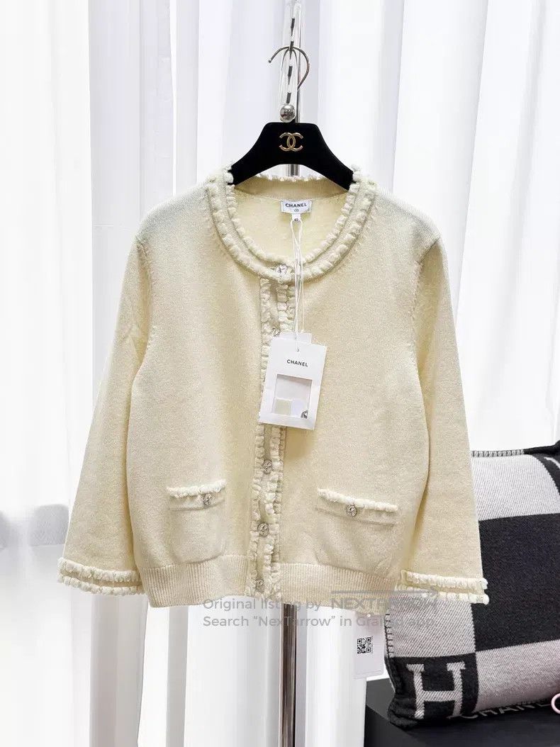 Chanel Chanel Lace rolled edge rhinestone bird buckle knitted car Size S / US 4 / IT 40 - 1 Thumbnail