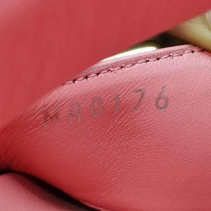Other Louis Vuitton Pink Flat Slide Sandals -2508 Size US 6 / IT 36 - 1 Thumbnail
