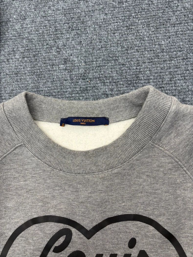 Louis Vuitton Louis Vuitton Heart Sweatshirt Size S -2505 Size US S / EU 44-46 / 1 - 3 Thumbnail