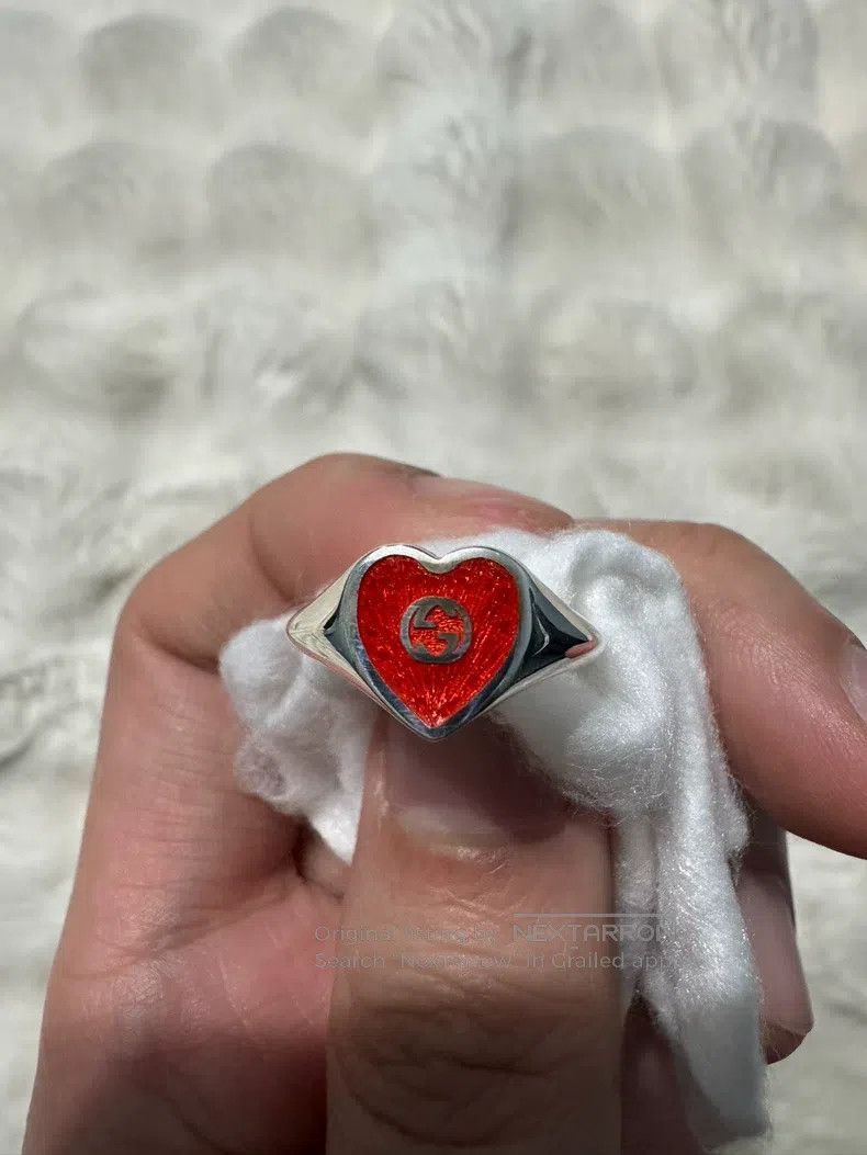 Gucci Guicci Red Heart Ring Size ONE SIZE - 1 Thumbnail