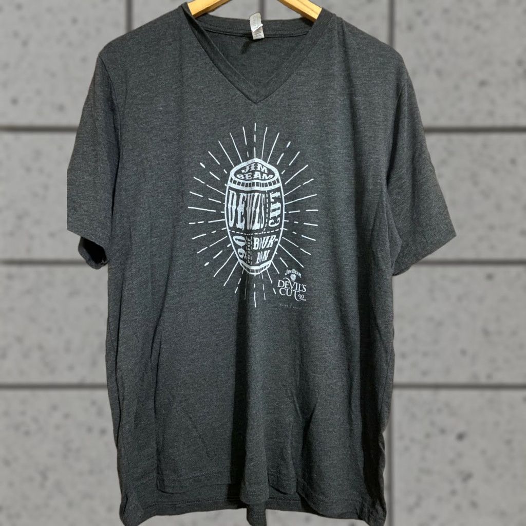 Vintage Jim Beam Bourbon Whiskey Devil's CUT 90 Proof Gray UNISEX V-Neck T Shirt XL Men's Gray Short Sleeve T-Shirt Bourbon Barrel Graphic Print Cotton Blend Size US XL / EU 56 / 4 - 1 Thumbnail