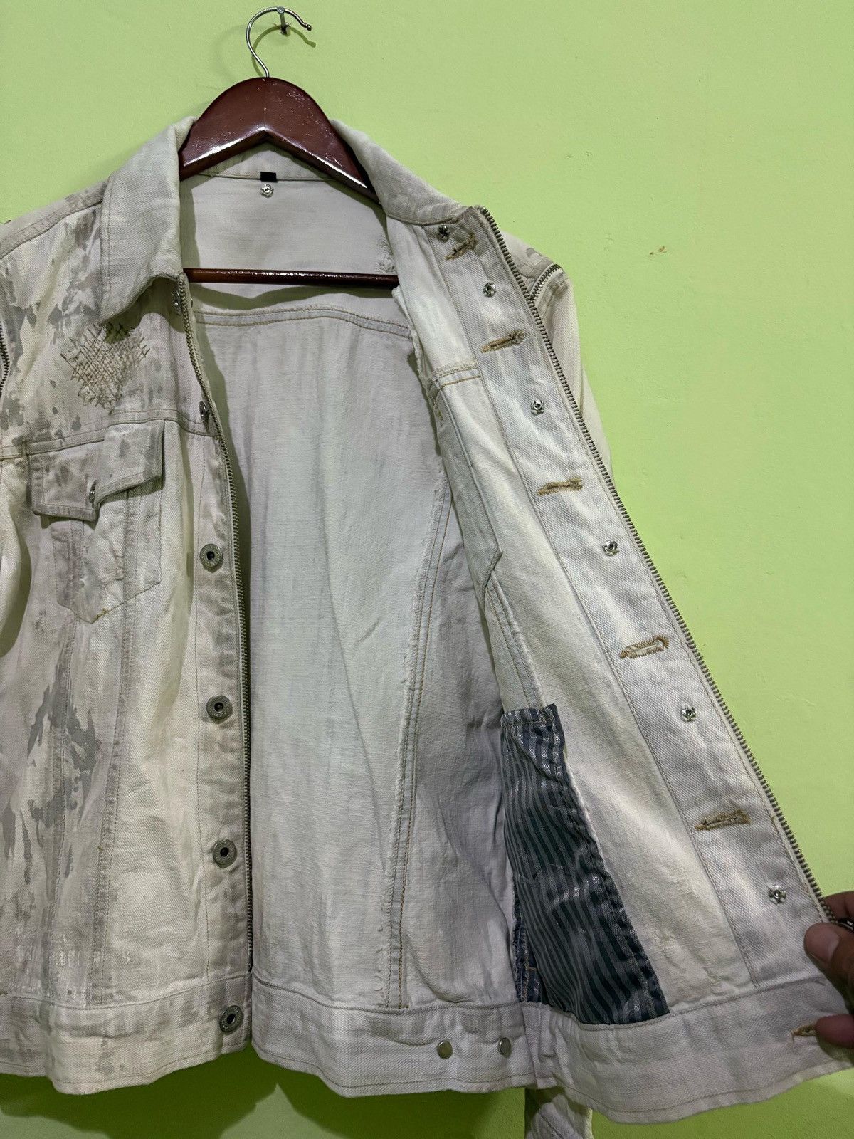 In The Attic × Japanese Brand In the attic Distressed Trucker Jacket Design Size US M / EU 48-50 / 2 - 5 Thumbnail