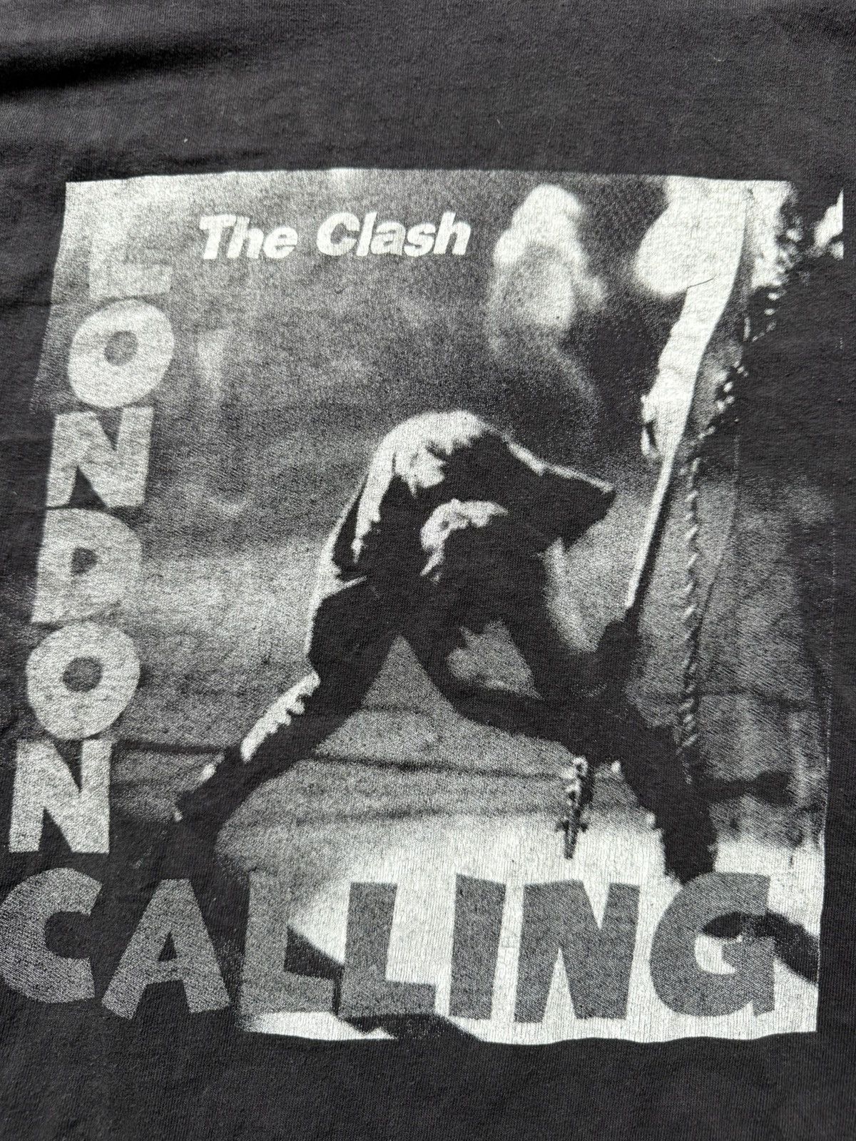 Band Tees The Clash London Calling T-Shirt Black Heavy 190 Fan Shirt Size US M / EU 48-50 / 2 - 2 Thumbnail