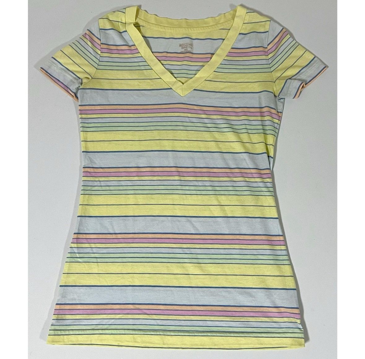 Mossimo Mossimo Yellow Pastel Striped V-Neck Shirt Top Tee Size XS🌸✨ Size XS / US 0-2 / IT 36-38 - 1 Thumbnail
