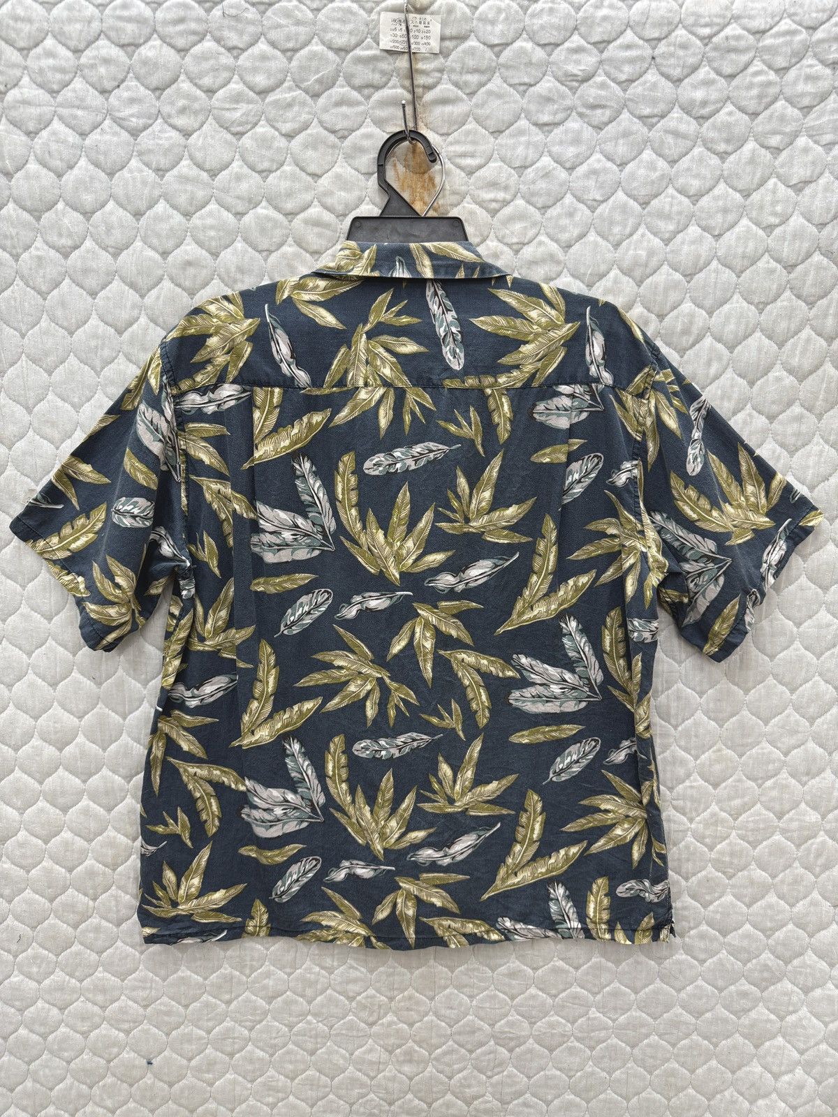 GU 🔥🔥🔥ARCHIVE GU JAPAN HAWAIIAN SHIRTS Size US M / EU 48-50 / 2 - 4 Thumbnail