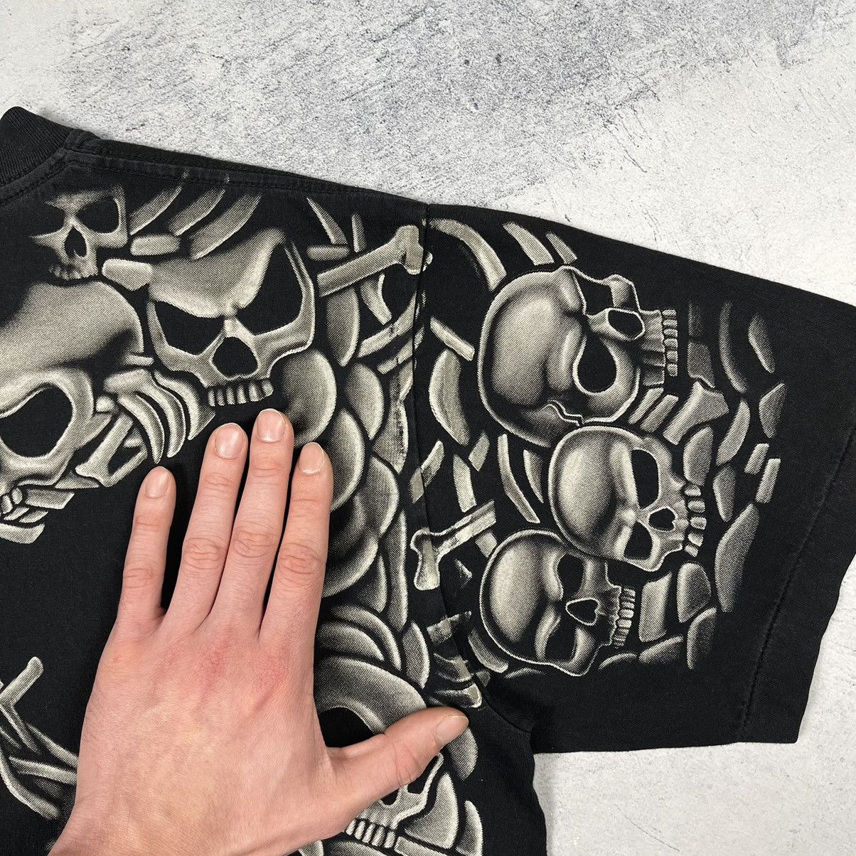 Vintage Vintage Skulls All Over Print rare single stitch T shirt 90s Size US M / EU 48-50 / 2 - 20 Thumbnail