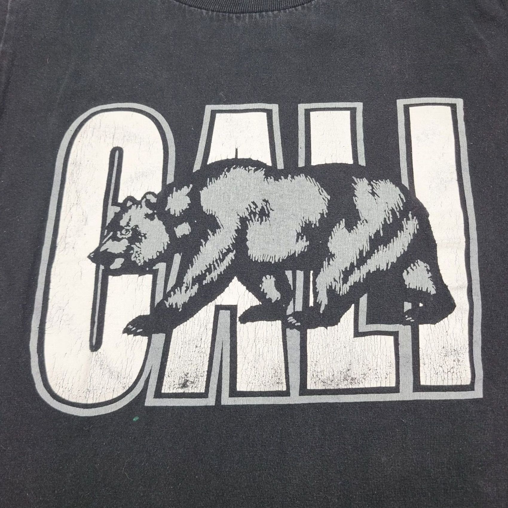 Vintage VINTAGE California Republic Cali Bear Graphic T-Shirt Men S Black Crew Neck Short Sleeve Cotton Preshrunk Regular Fit Casual Size S Ladies? Size US S / EU 44-46 / 1 - 2 Thumbnail