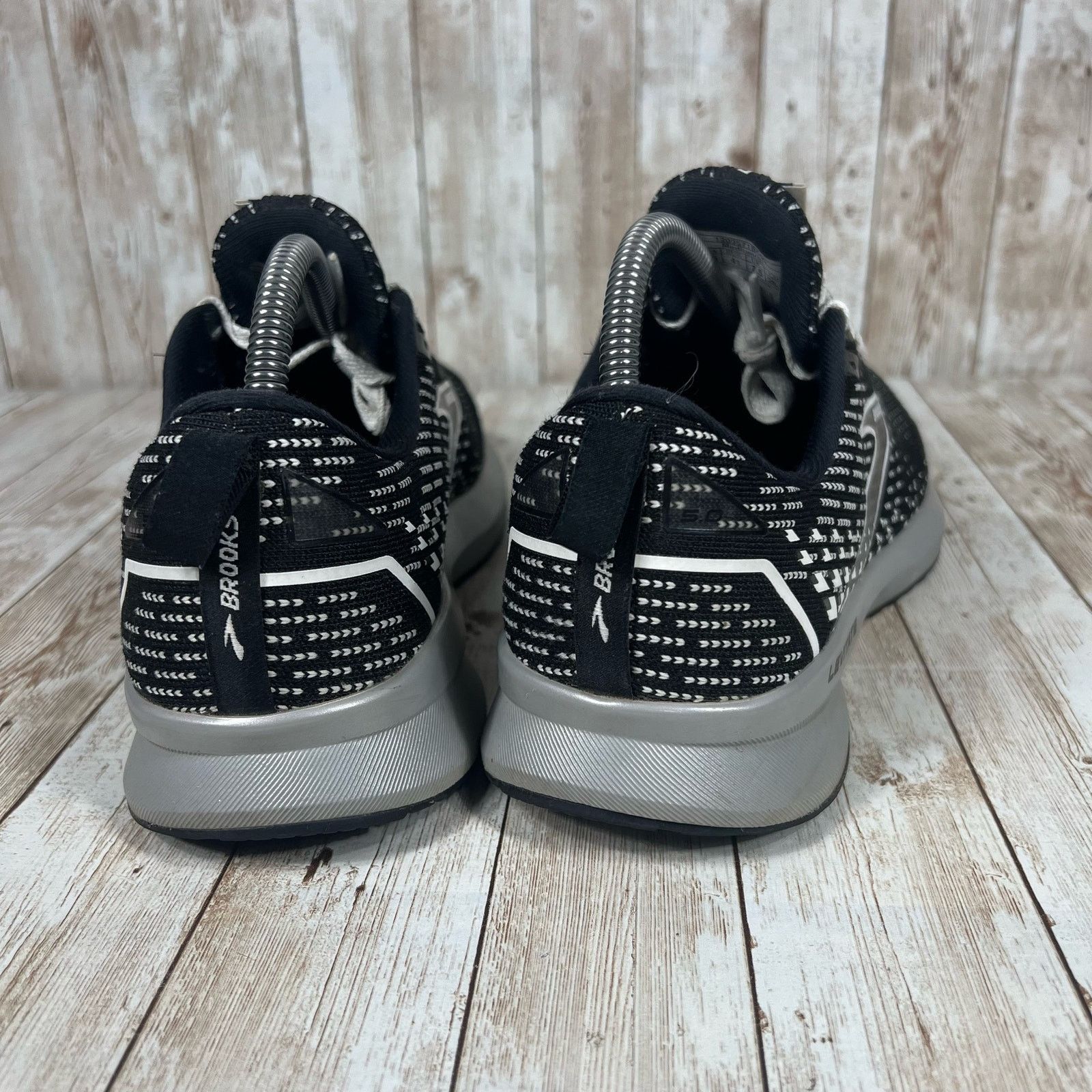 Brooks Brooks levitate 5 black white Womens 9.5 runners Size US 9.5 / IT 39.5 - 4 Thumbnail