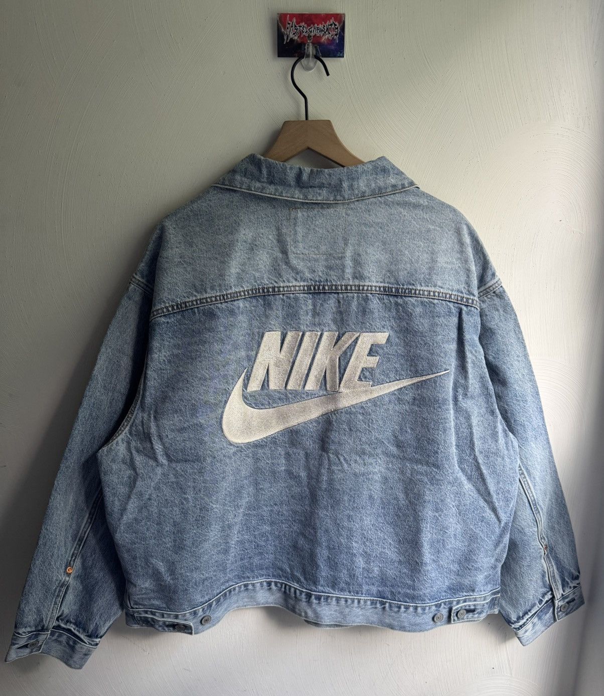 Levi's × Nike Levi's x Nike Denim Trucker Jacket Medium Wash Size US XL / EU 56 / 4 - 6 Thumbnail