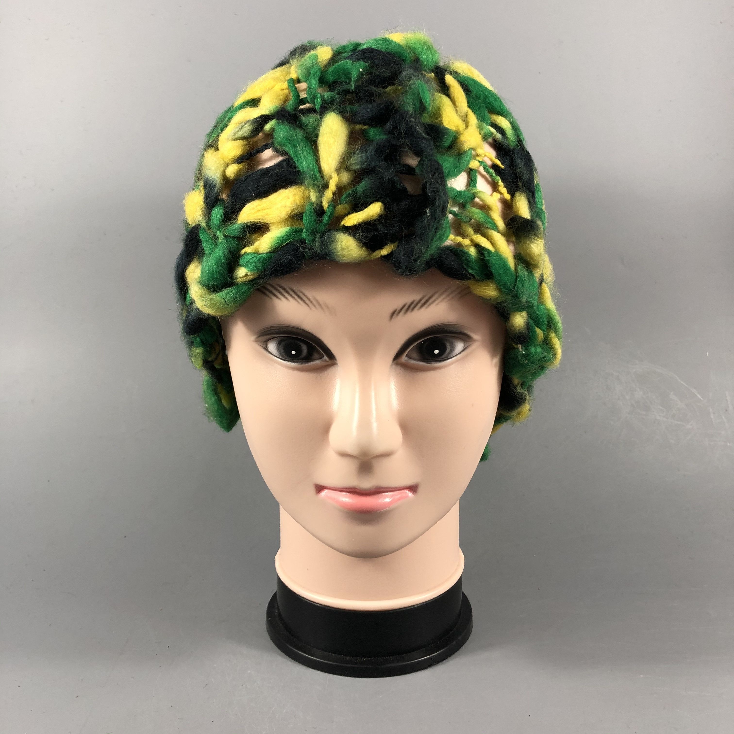 Japanese Brand Cable Knit Crohet Beanie Snowcap Size ONE SIZE - 1 Thumbnail