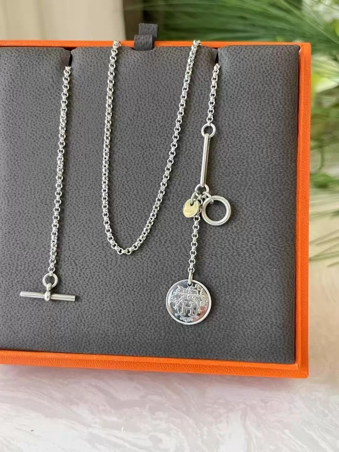 Hermes Hermès Ex-Libris 18K Gold Pendant Silver Chain AE277 Size ONE SIZE - 4 Thumbnail