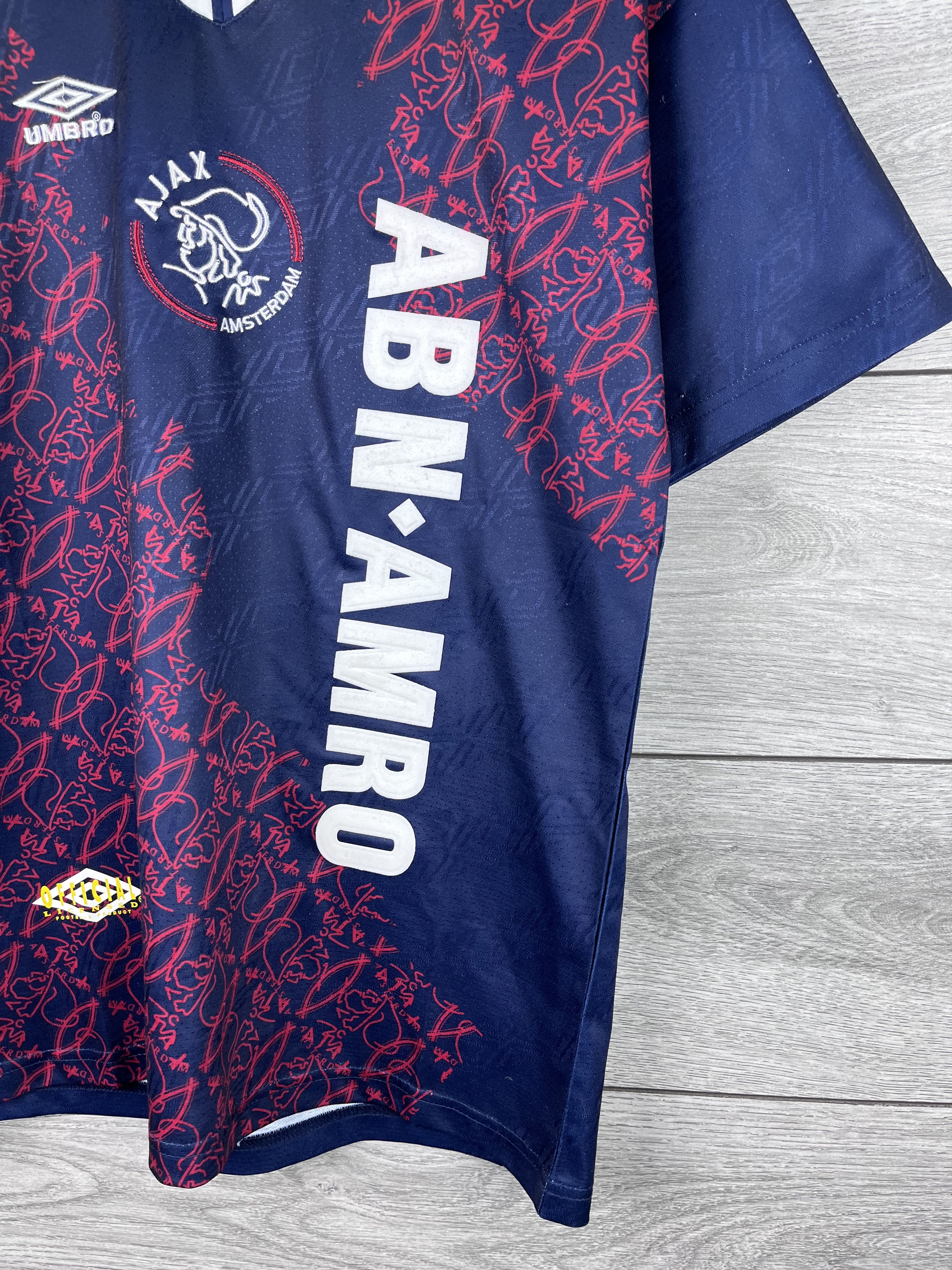 Umbro Vintage Umbro soccer jersey Ajax size s Size US S / EU 44-46 / 1 - 3 Thumbnail