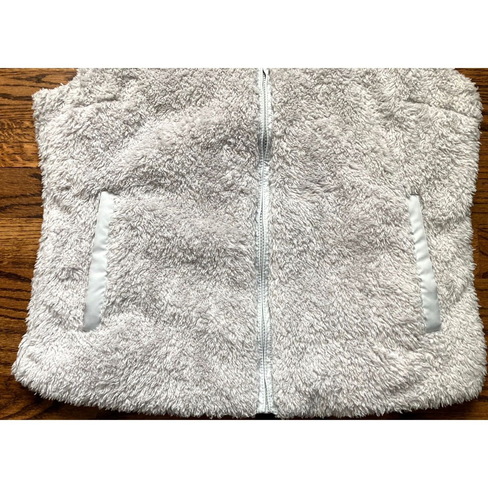Patagonia Patagonia Vest Women's Los Gatos Full Zip Fleece Gray L Deep Pile Mid-Length Regular Size L Women Size L / US 10 / IT 46 - 3 Thumbnail