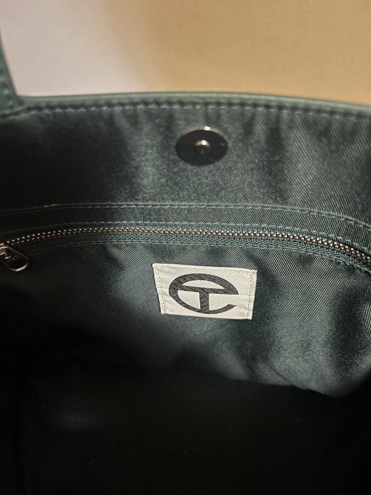 Telfar Like-new Olive green Telfar Bag, size medium Size ONE SIZE - 6 Thumbnail