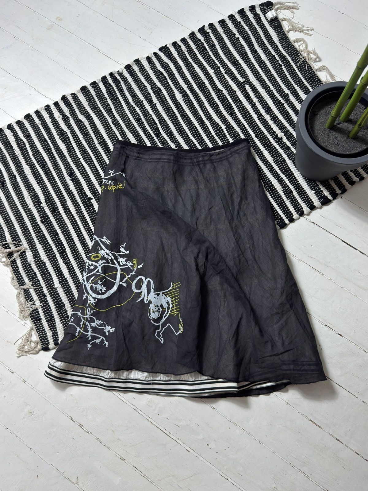Cop Copine VINTAGE COP COPINE TWO LAYER SKIRT Size 26" / US 2 / IT 38 - 1 Thumbnail