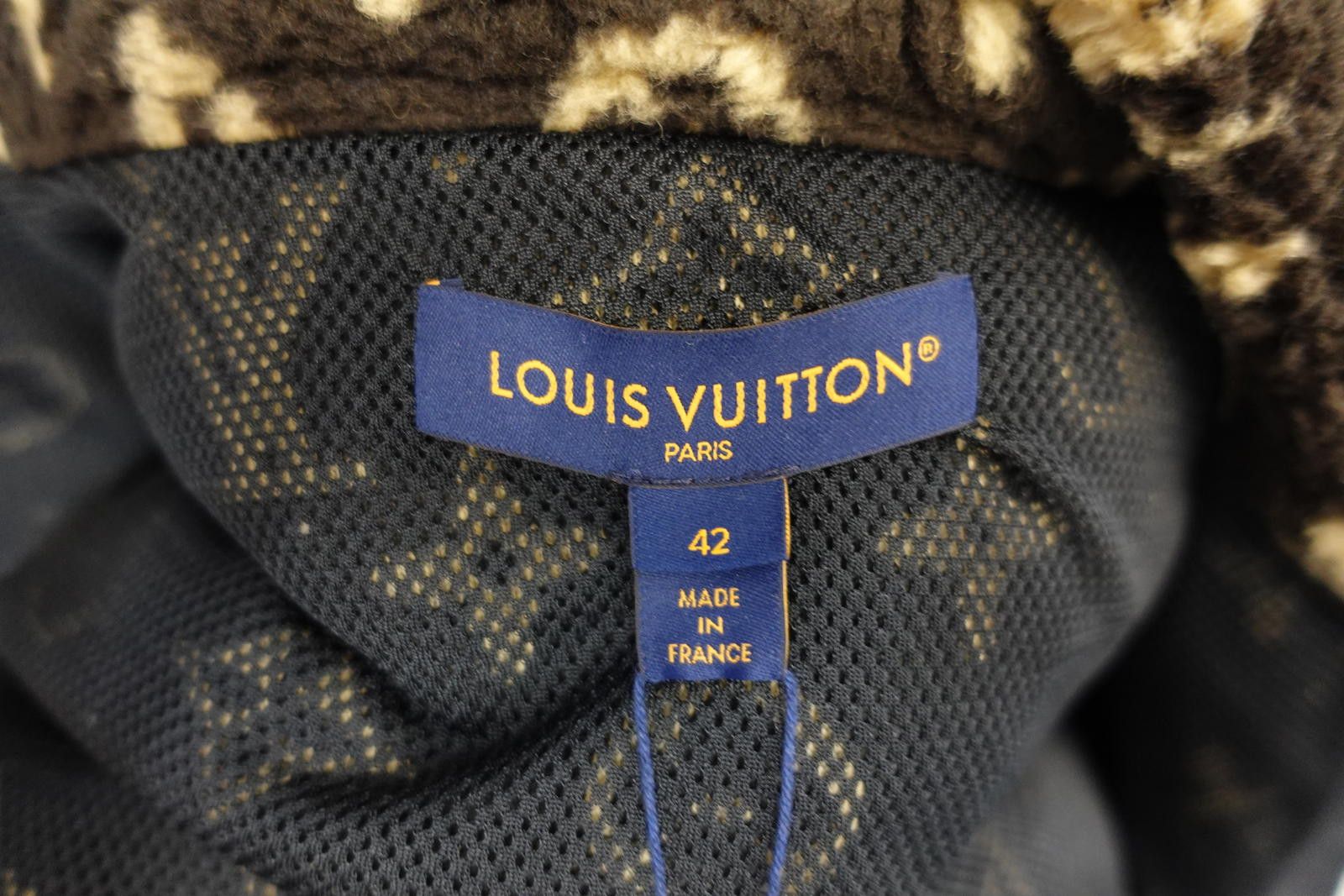 Louis Vuitton Louis Vuitton Monogram Fleece Parka Brown Size US XS / EU 42 / 0 - 9 Thumbnail