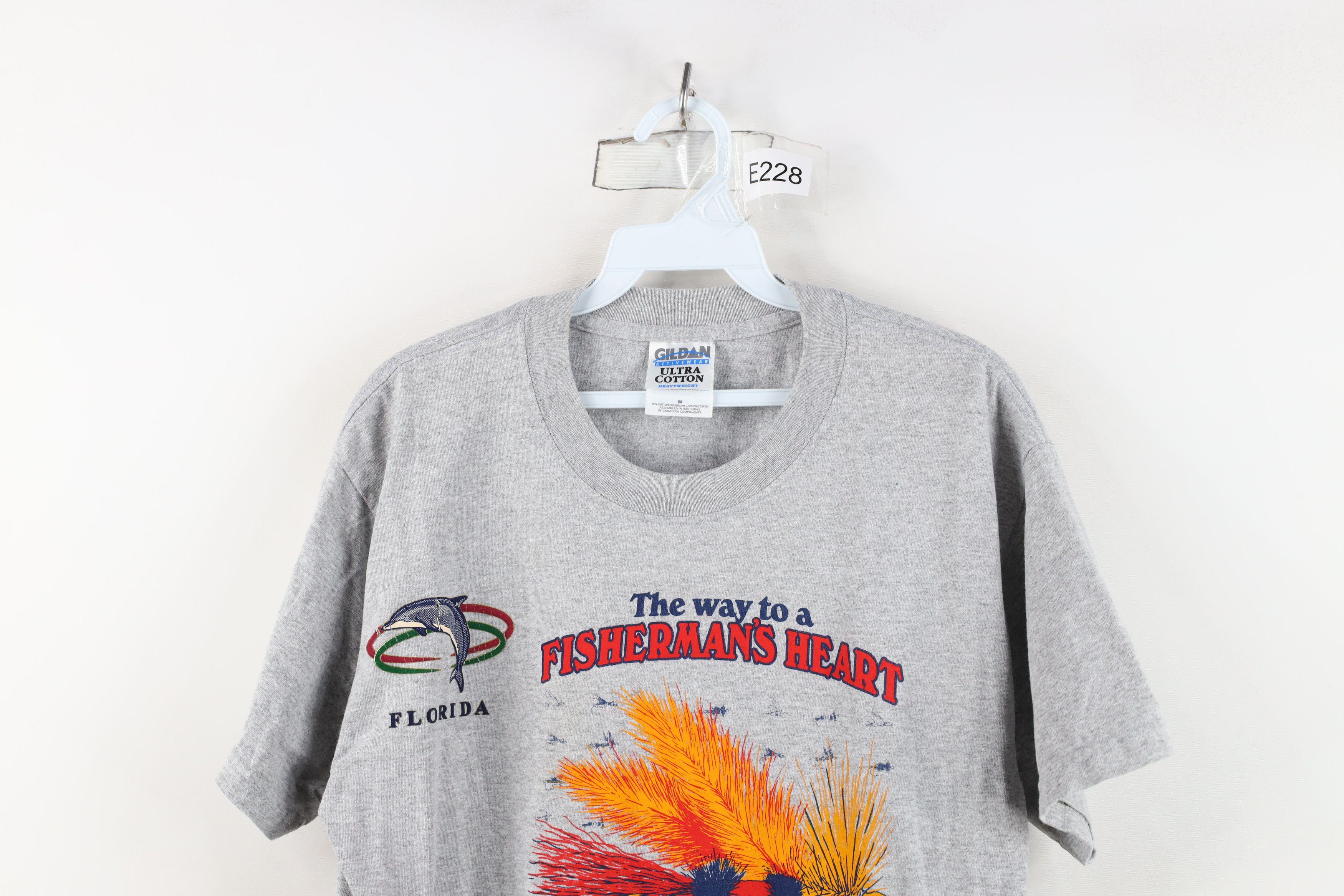 Vintage Vintage 90s To A Fishermans Heart Is Through His Fly T-Shirt Size US M / EU 48-50 / 2 - 2 Thumbnail