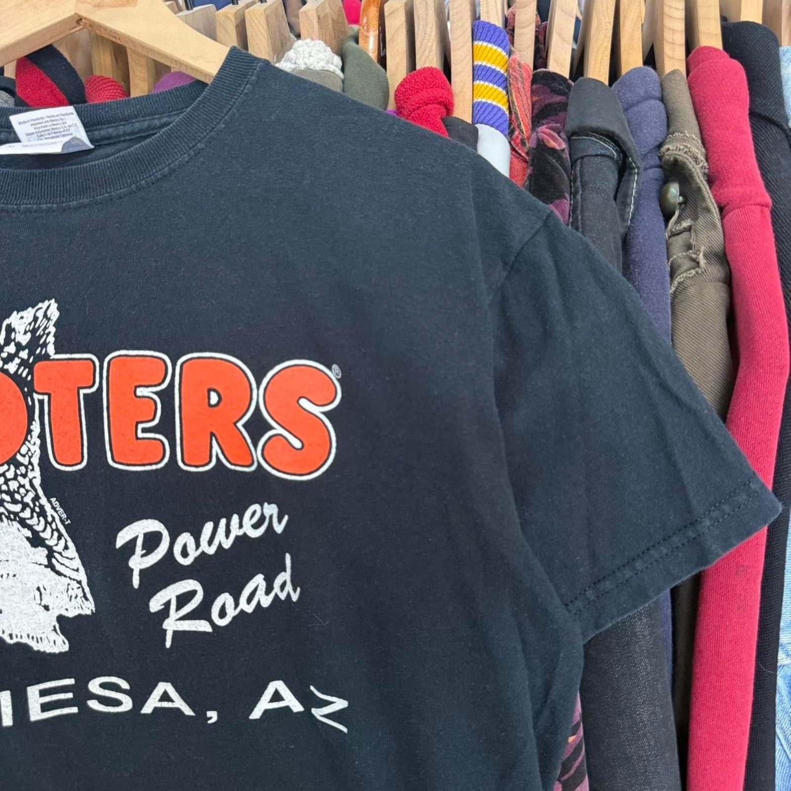 Gildan Vintage Y2K Hooters Promo Restaurant Tee Black Size US M / EU 48-50 / 2 - 3 Thumbnail