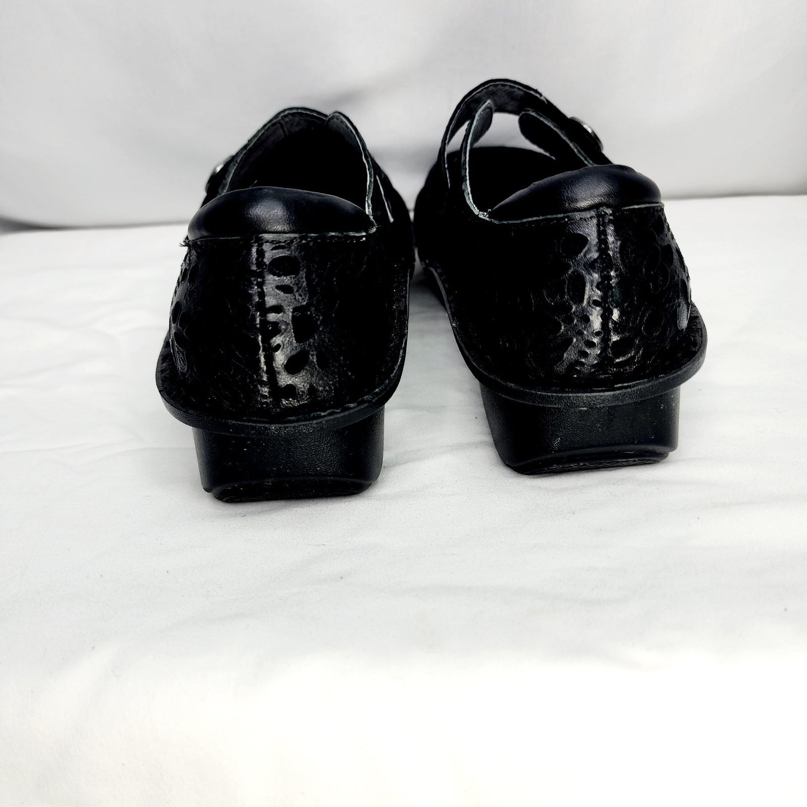 Other Alegria Black Leather Floral Embossed And Neoprene Shoes Size US 9 / IT 39 - 7 Thumbnail