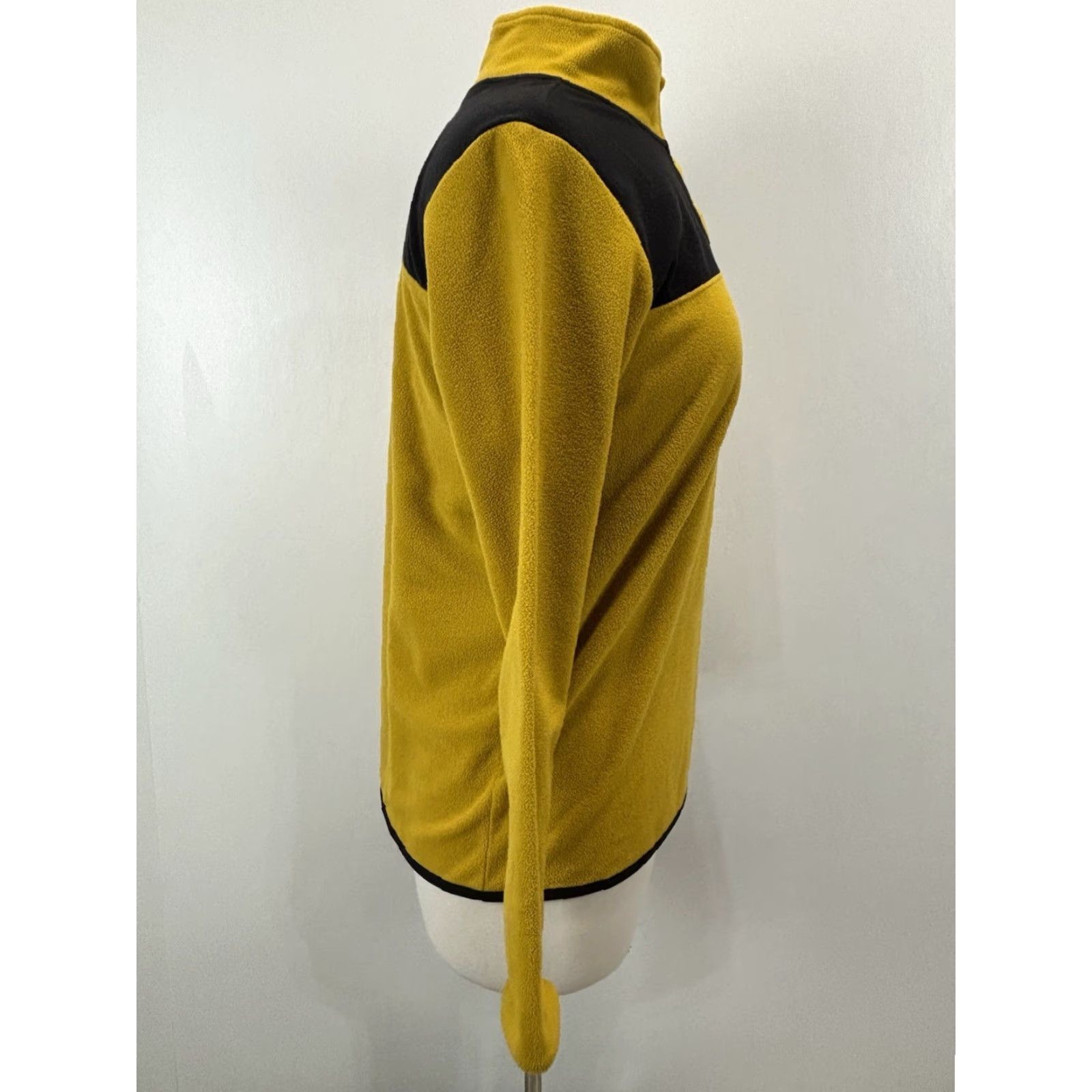 The North Face The North Face TKA Glacier Fleece Pullover Jacket Sz Medium Women’s 1/4 Snap Size M / US 6-8 / IT 42-44 - 4 Thumbnail