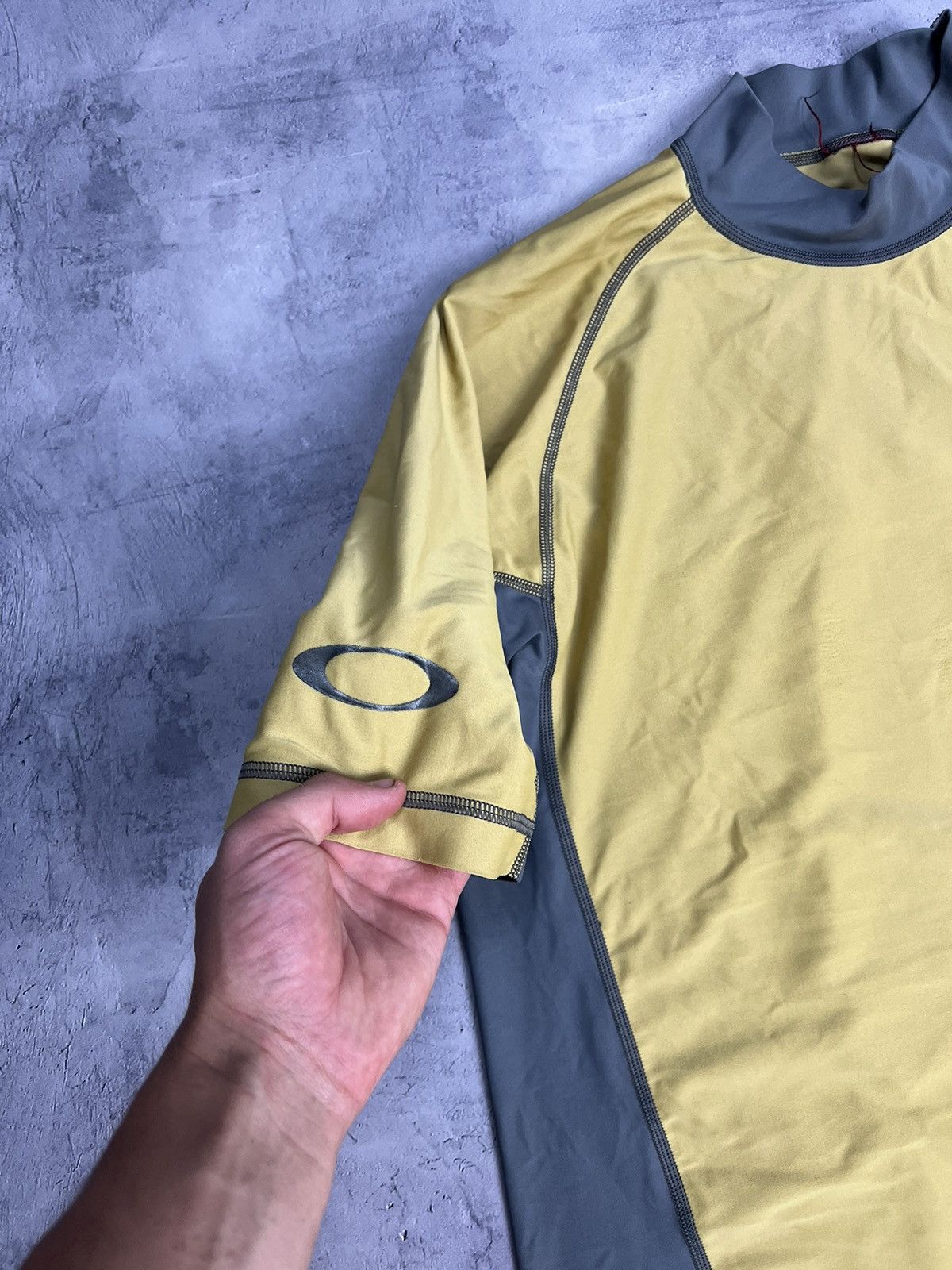 Oakley × Vintage Vtg Oakley T shirt For Surfing Size US L / EU 52-54 / 3 - 2 Thumbnail