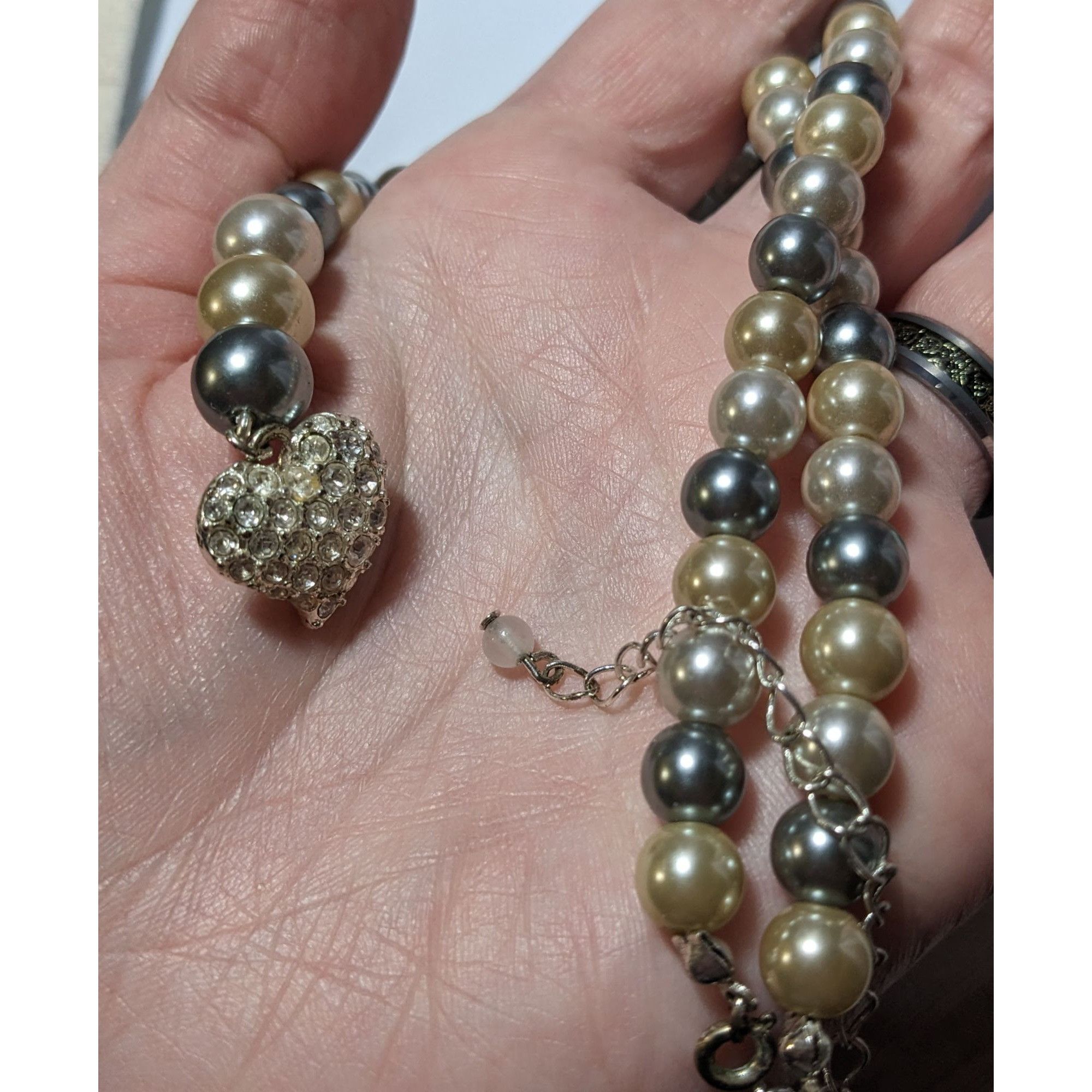 Other Vintage Avon Grey And White Faux Pearl Silver Tone Rhineston Size ONE SIZE - 6 Thumbnail