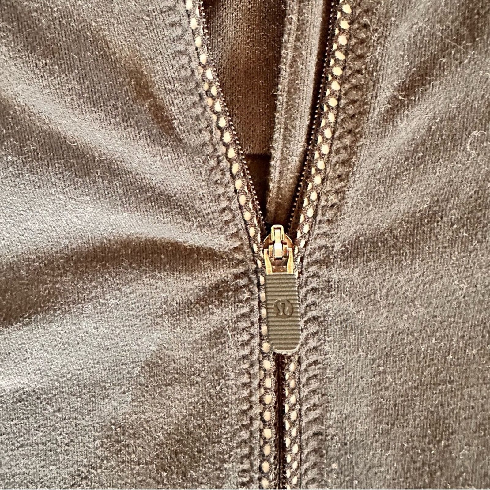 Lululemon Lululemon Fast As Light 1/2 Zip – Black – Estimated Size 6 Size M / US 6-8 / IT 42-44 - 11 Thumbnail