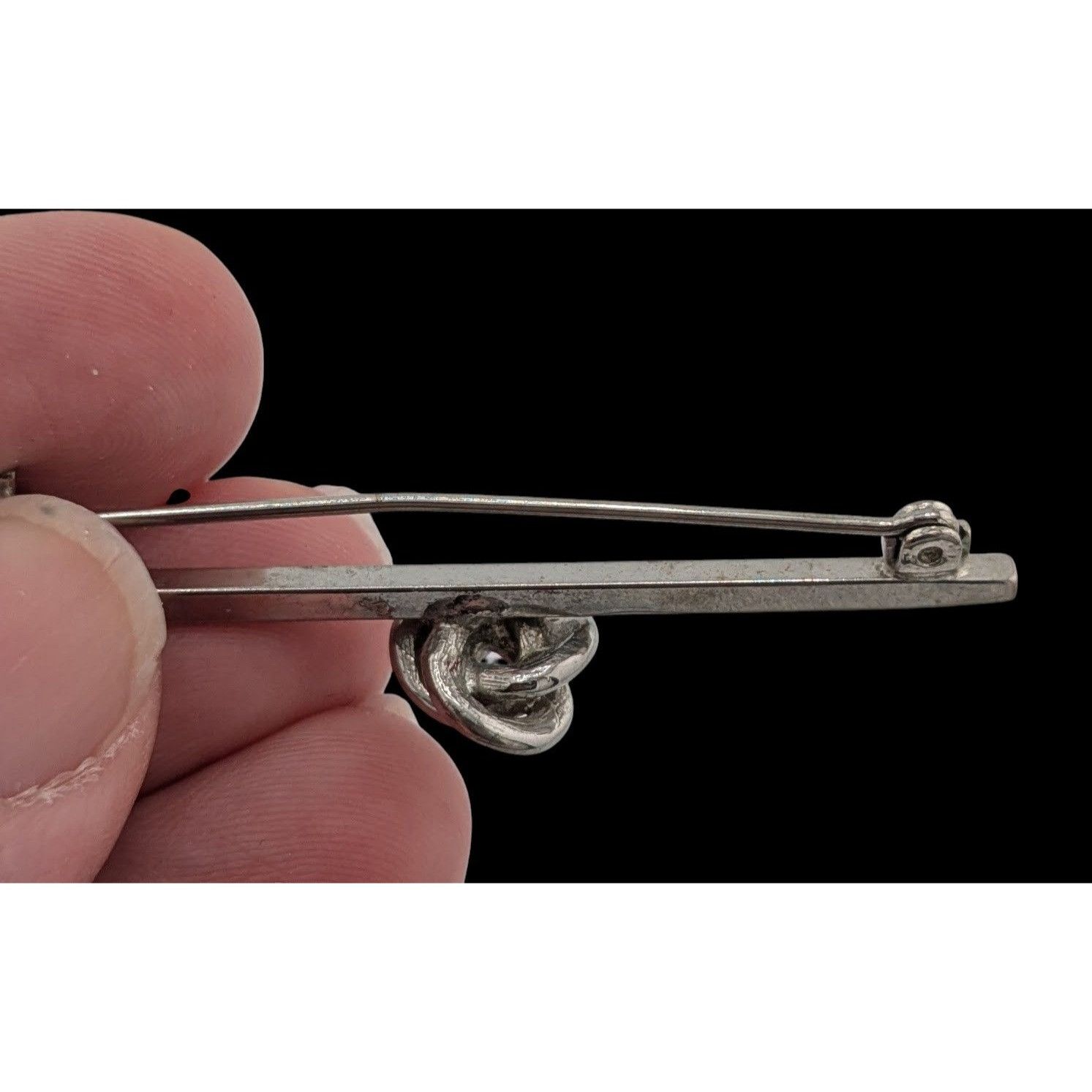 Other Vintage Minimalist Silver Tone Bar With Knot Brooch Size ONE SIZE - 2 Thumbnail