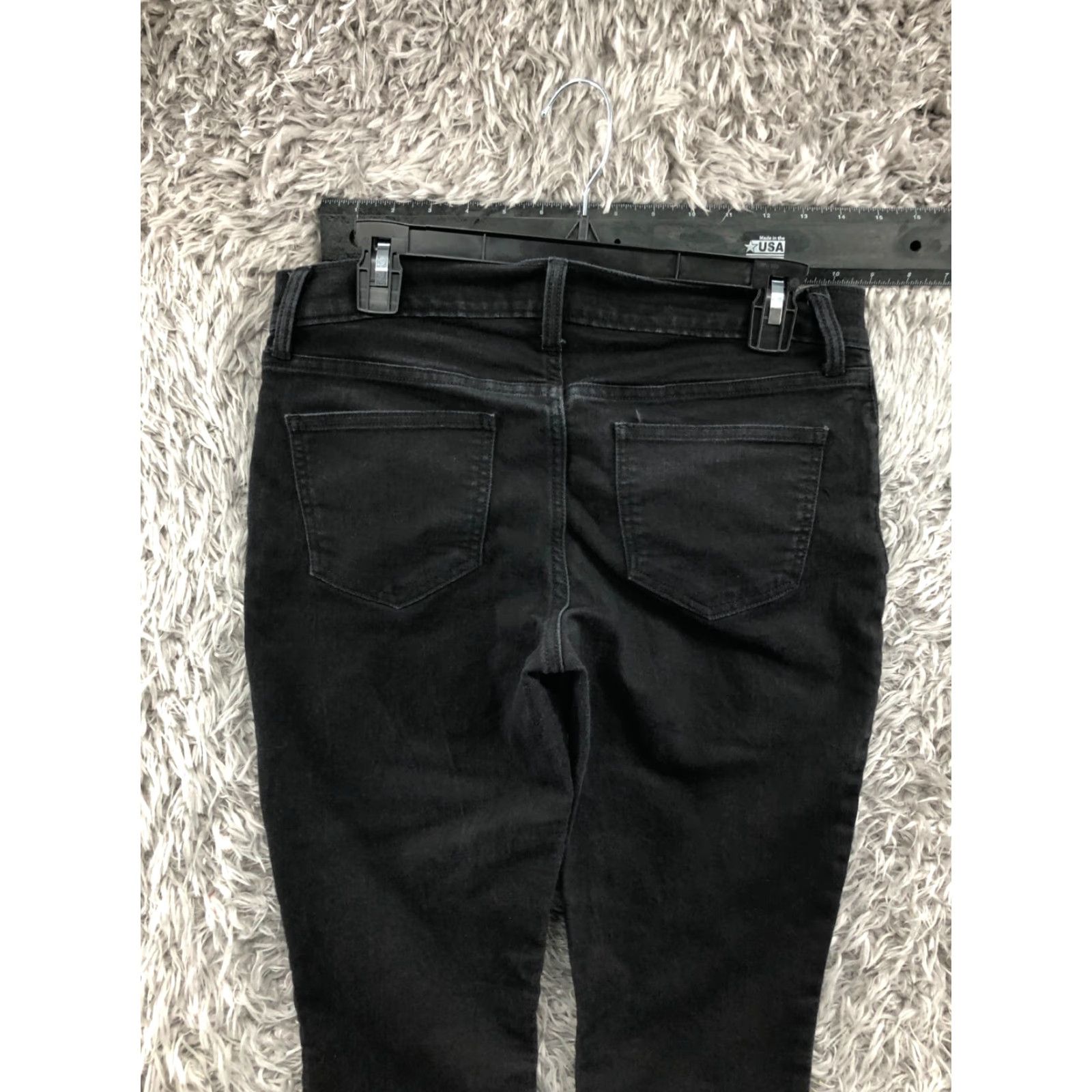 Old Navy Old Navy The Flirt Skinny Jeans Womens Dark Wash Black size 8 Jeans Regular Rise Mid Inseam 30 in Cotton Denim 5-Pocket Button Zipper Size 30" / US 8 / IT 44 - 6 Thumbnail