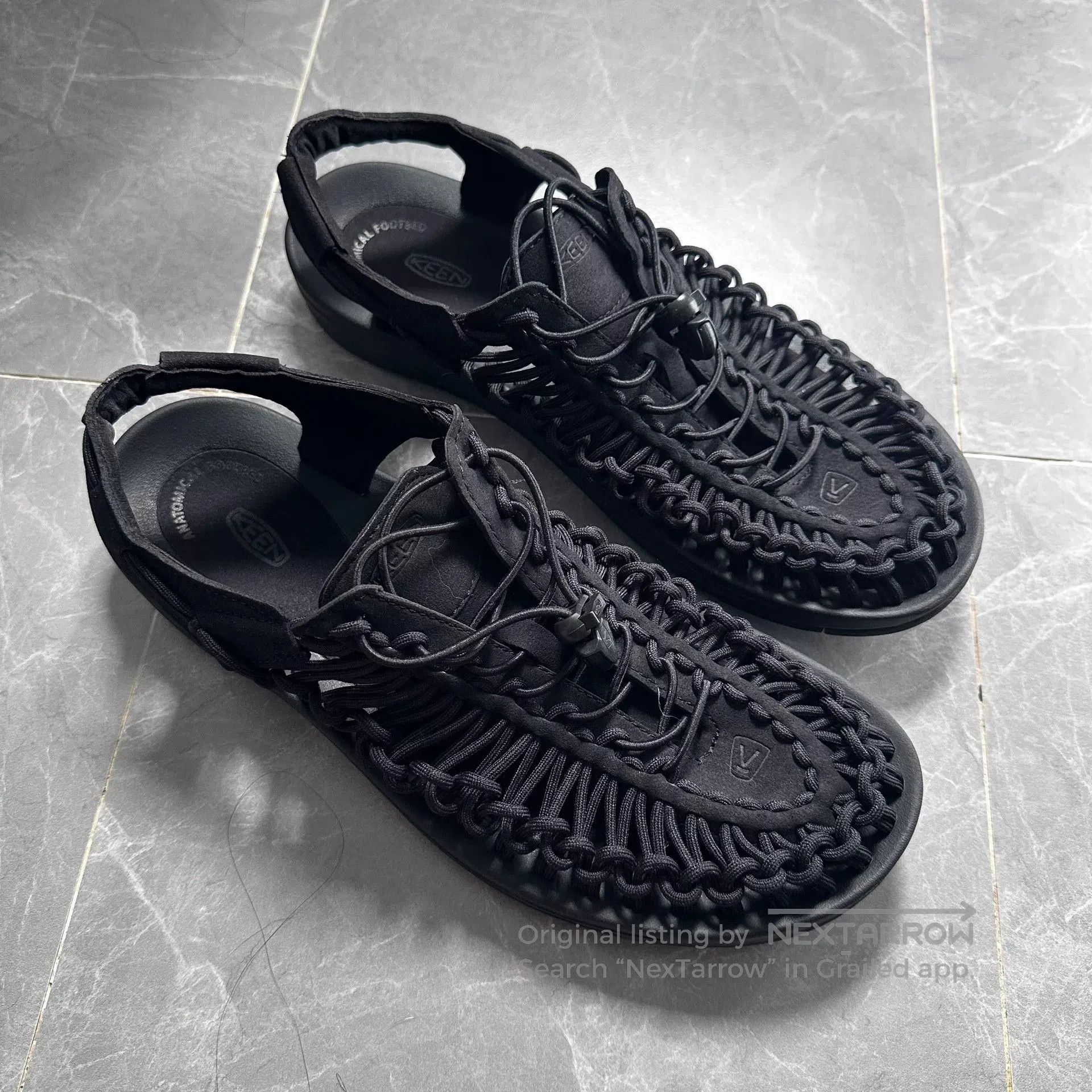 KEEN KEEN UNEEK Black Water Sandal. Size US 10 / EU 43 - 1 Thumbnail