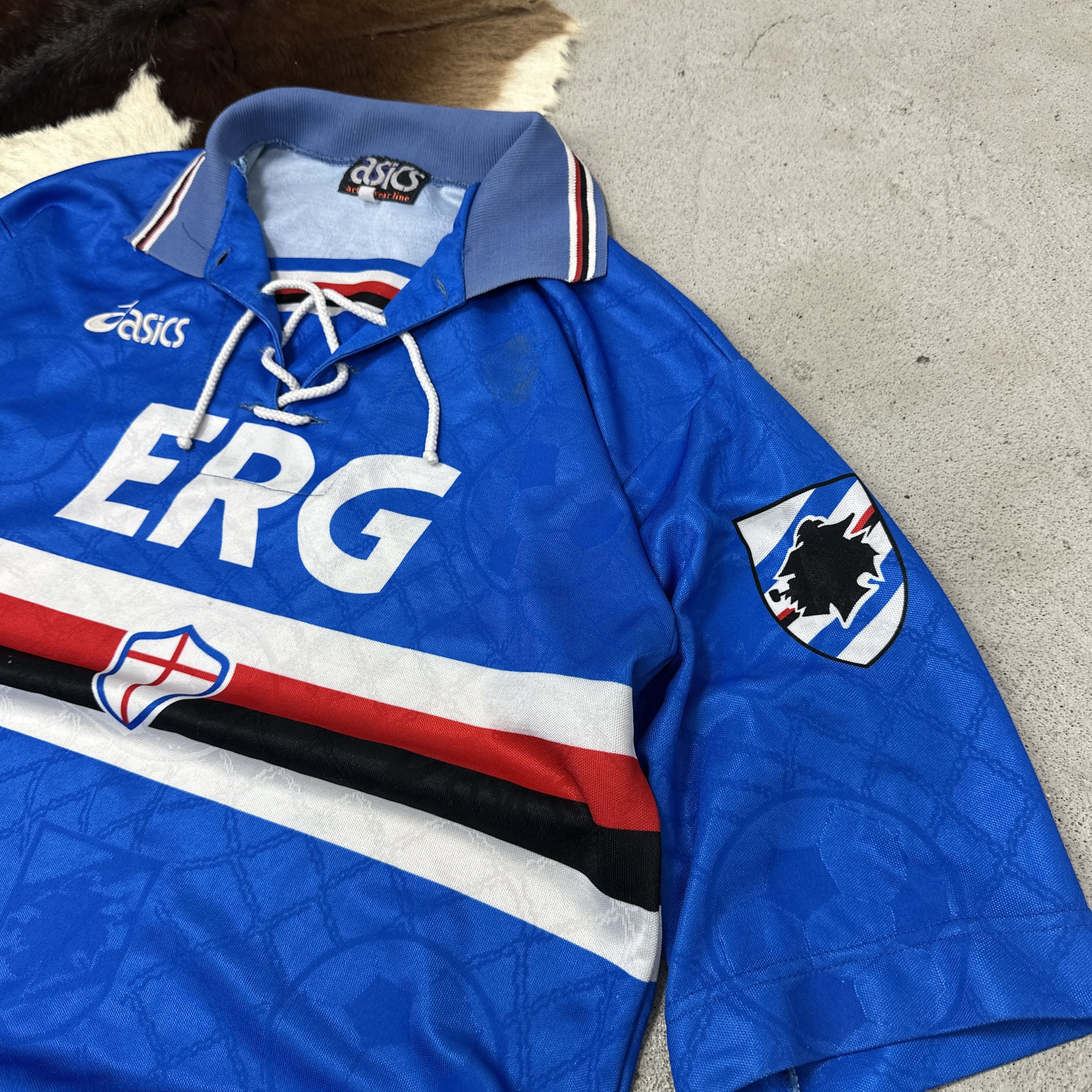 Asics Vintage Sporty Asics Sampdoria 94/95 Home Jersey Y2K Size US L / EU 52-54 / 3 - 2 Thumbnail