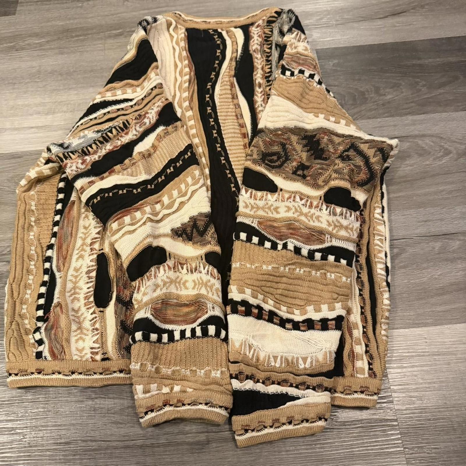Tundra vintage tundra coogi style 3D knit sweater 90s L Size US L / EU 52-54 / 3 - 7 Thumbnail