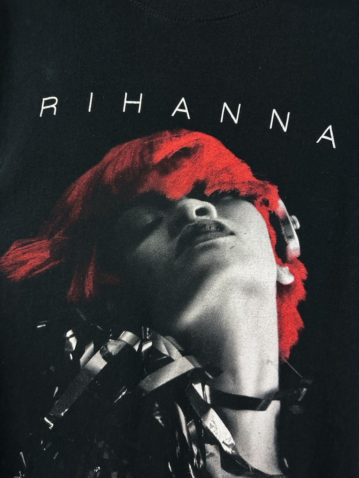 Rihanna Vintage 2011 Rihanna Loud Tour T-Shirt Women’s Size S Size S / US 4 / IT 40 - 9 Thumbnail