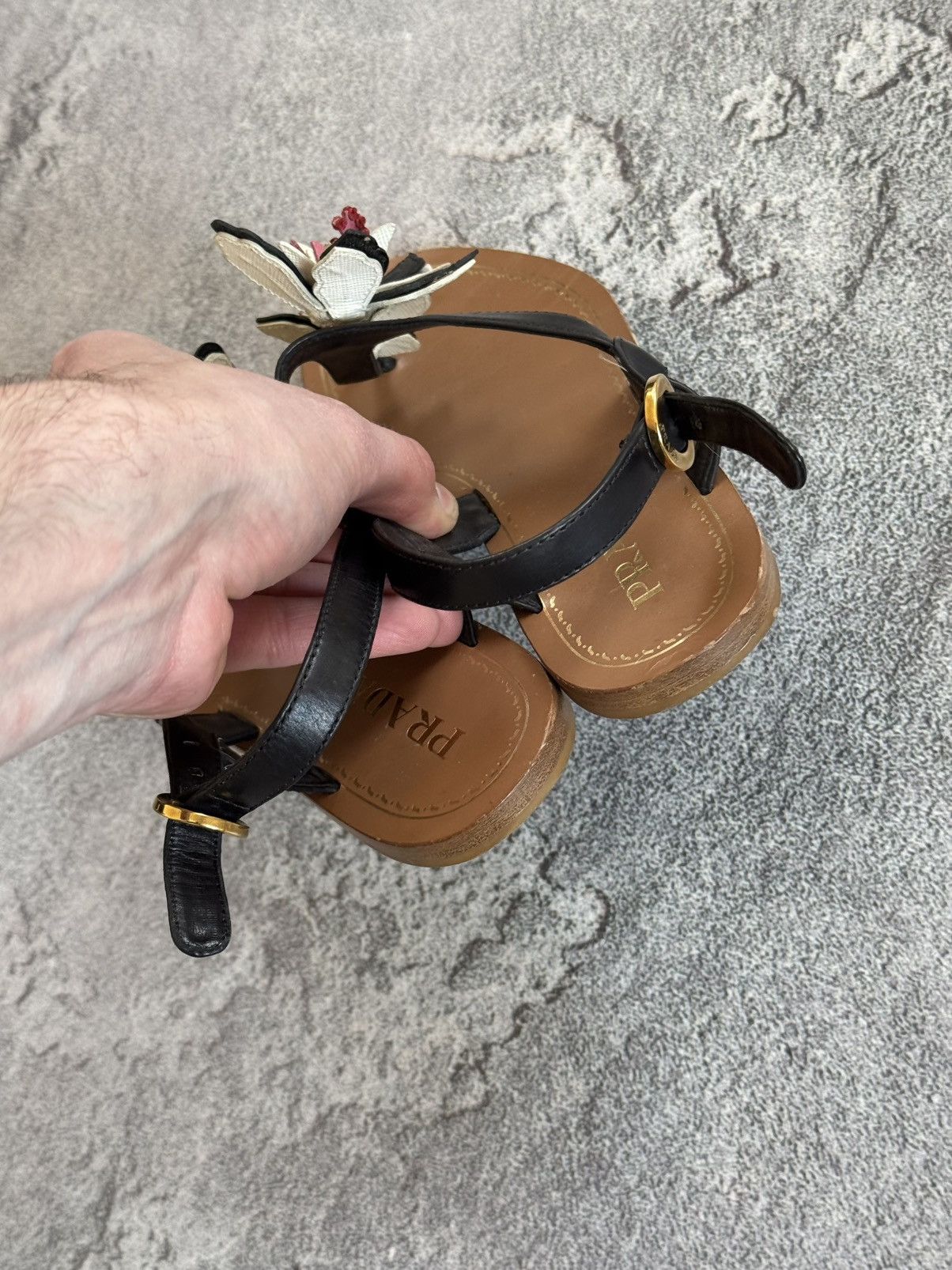 Designer × Prada Prada 37.5 sandals flip flops slippers slide leather strap Size US 7.5 / IT 37.5 - 16 Thumbnail