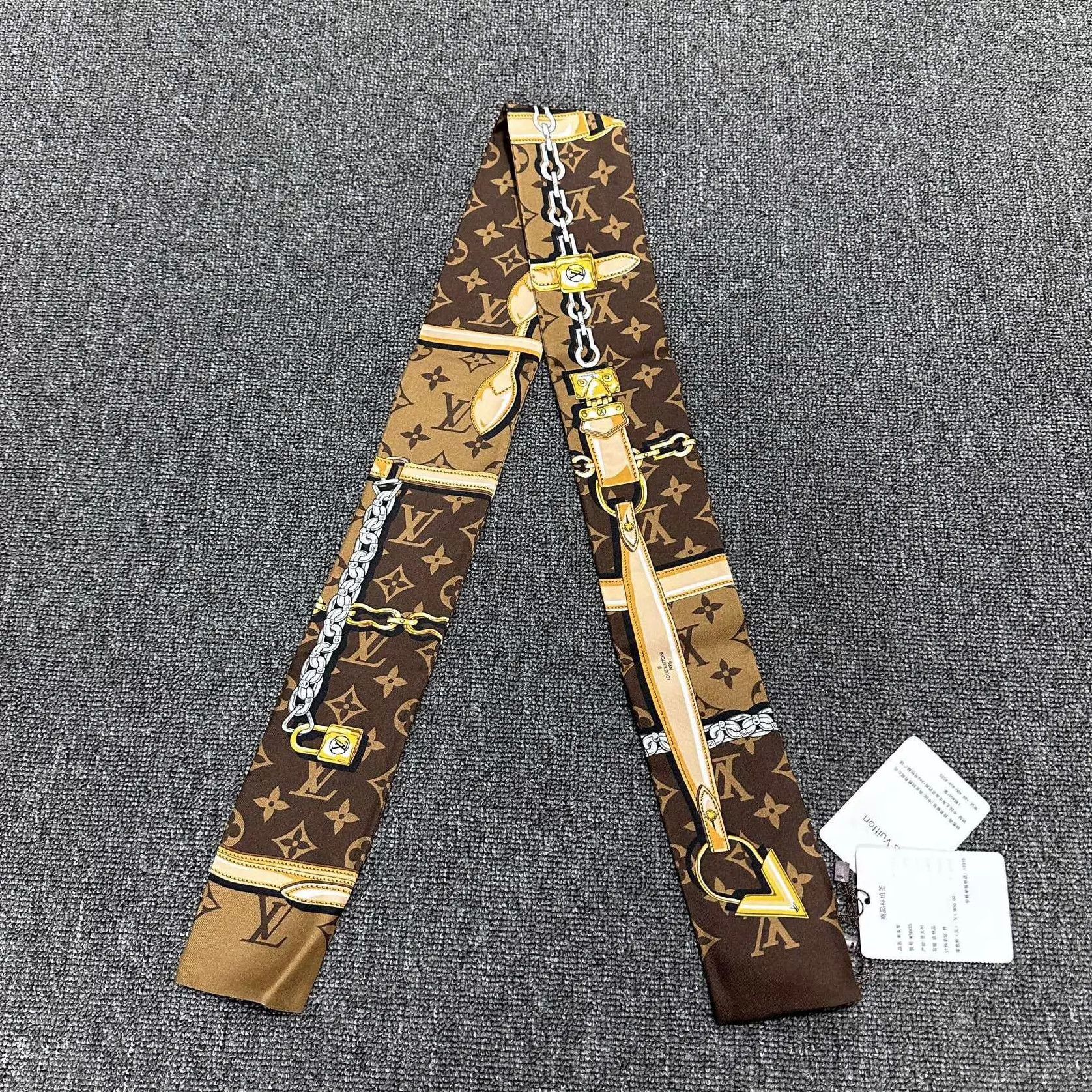 Louis Vuitton LV Monogram All-Over Print Silk Scarf 120x8cm Size ONE SIZE - 4 Thumbnail