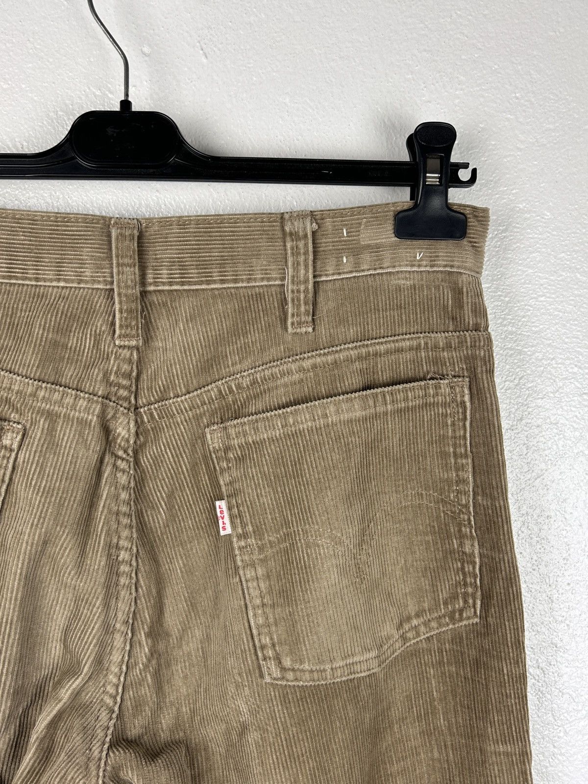 Levi's 80s Vintage Levis Corduroy Velvet Pants Trousers In Beige Size US 30 / EU 46 - 8 Thumbnail